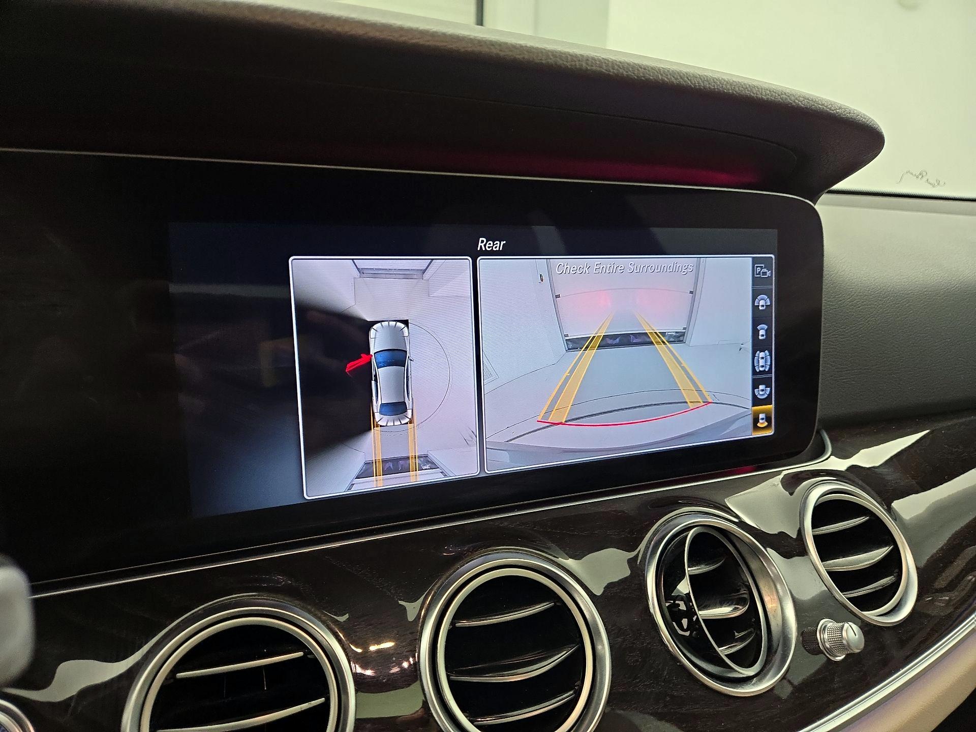 Thumbnail: 2019 Mercedes-Benz E-Class - 15
