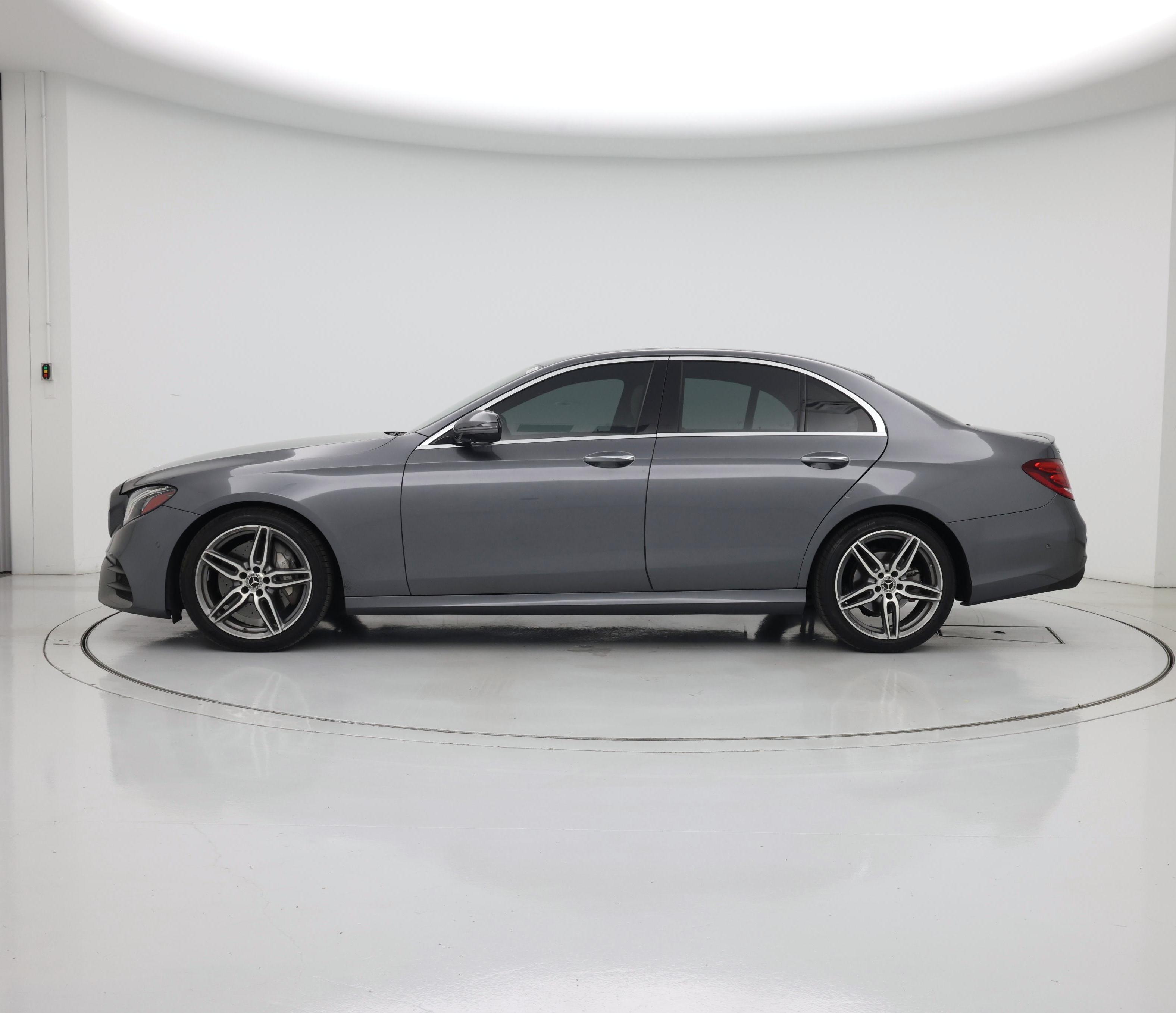 Thumbnail: 2019 Mercedes-Benz E-Class - 3