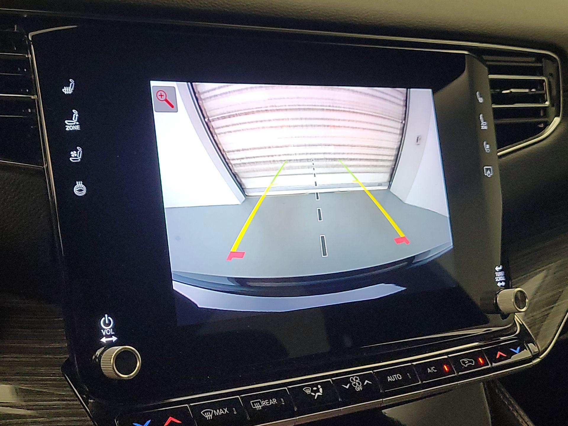 Thumbnail: 2022 Jeep Wagoneer - 15