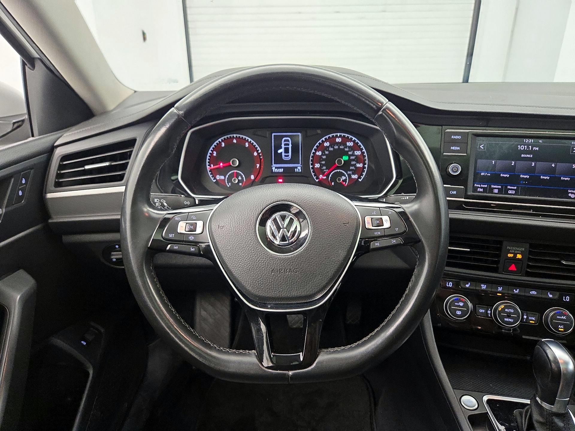 Thumbnail: 2019 Volkswagen Jetta - 10