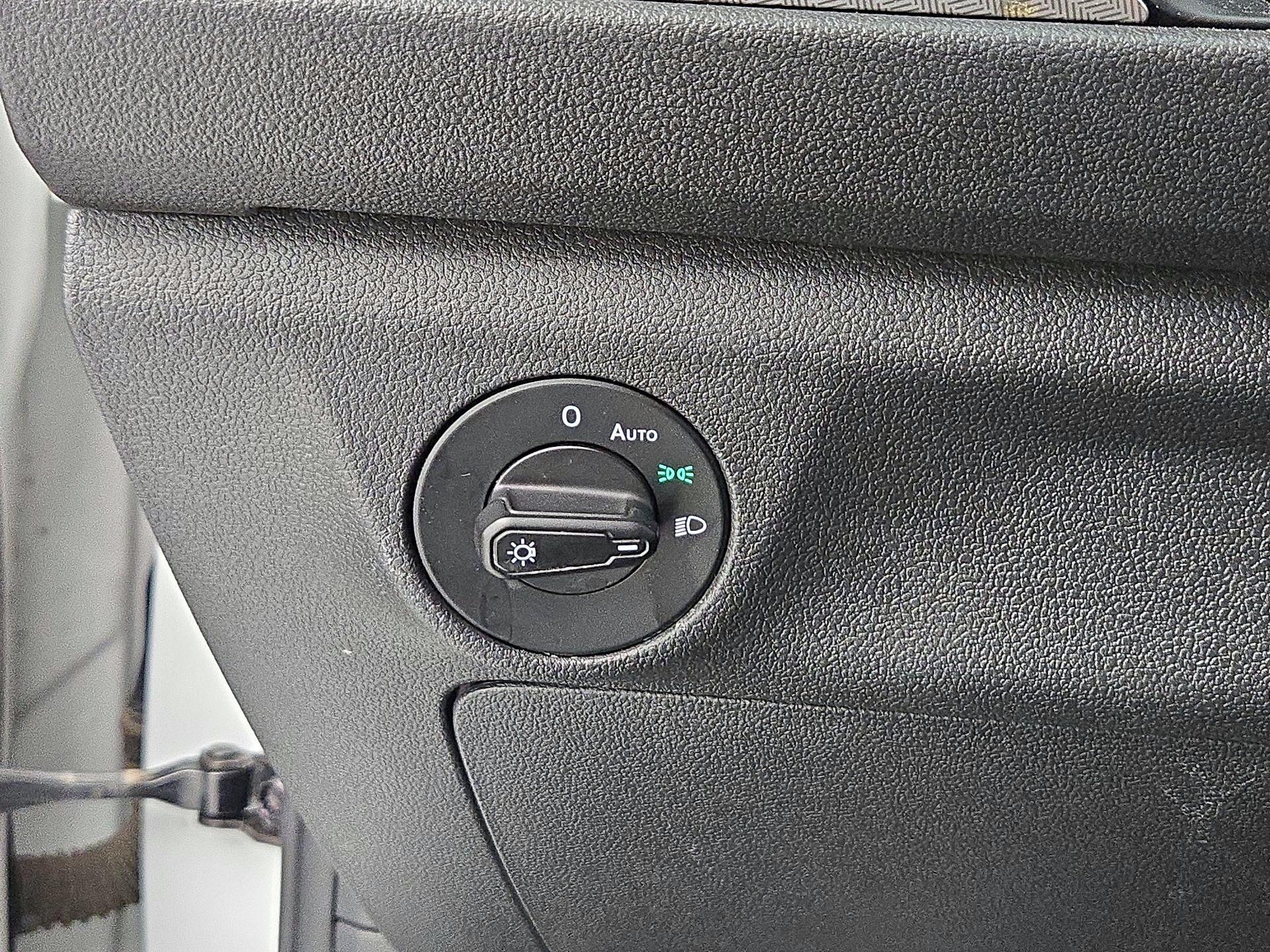 Thumbnail: 2019 Volkswagen Jetta - 13