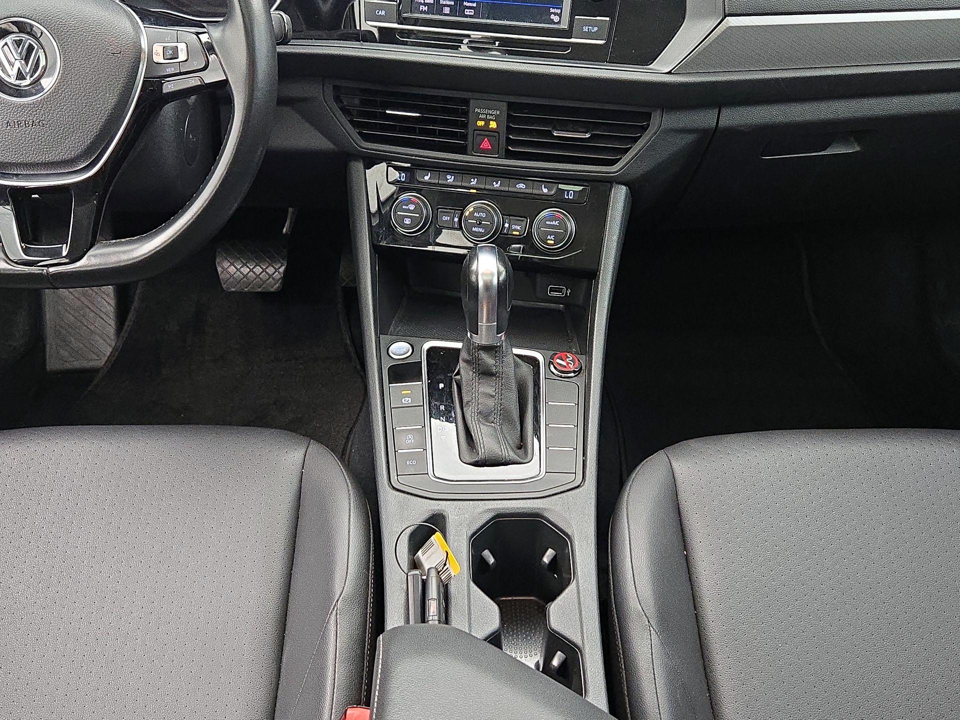 Thumbnail: 2019 Volkswagen Jetta - 17