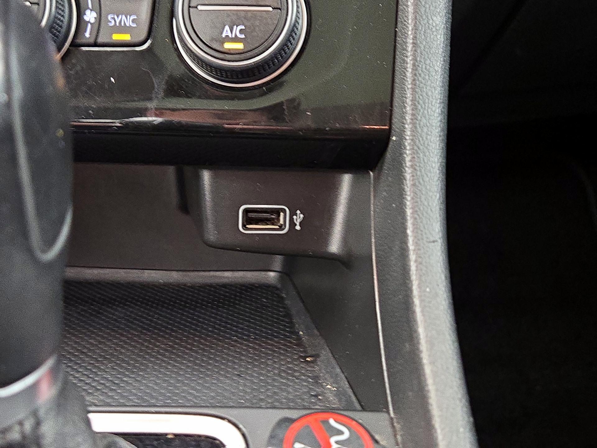 Thumbnail: 2019 Volkswagen Jetta - 18