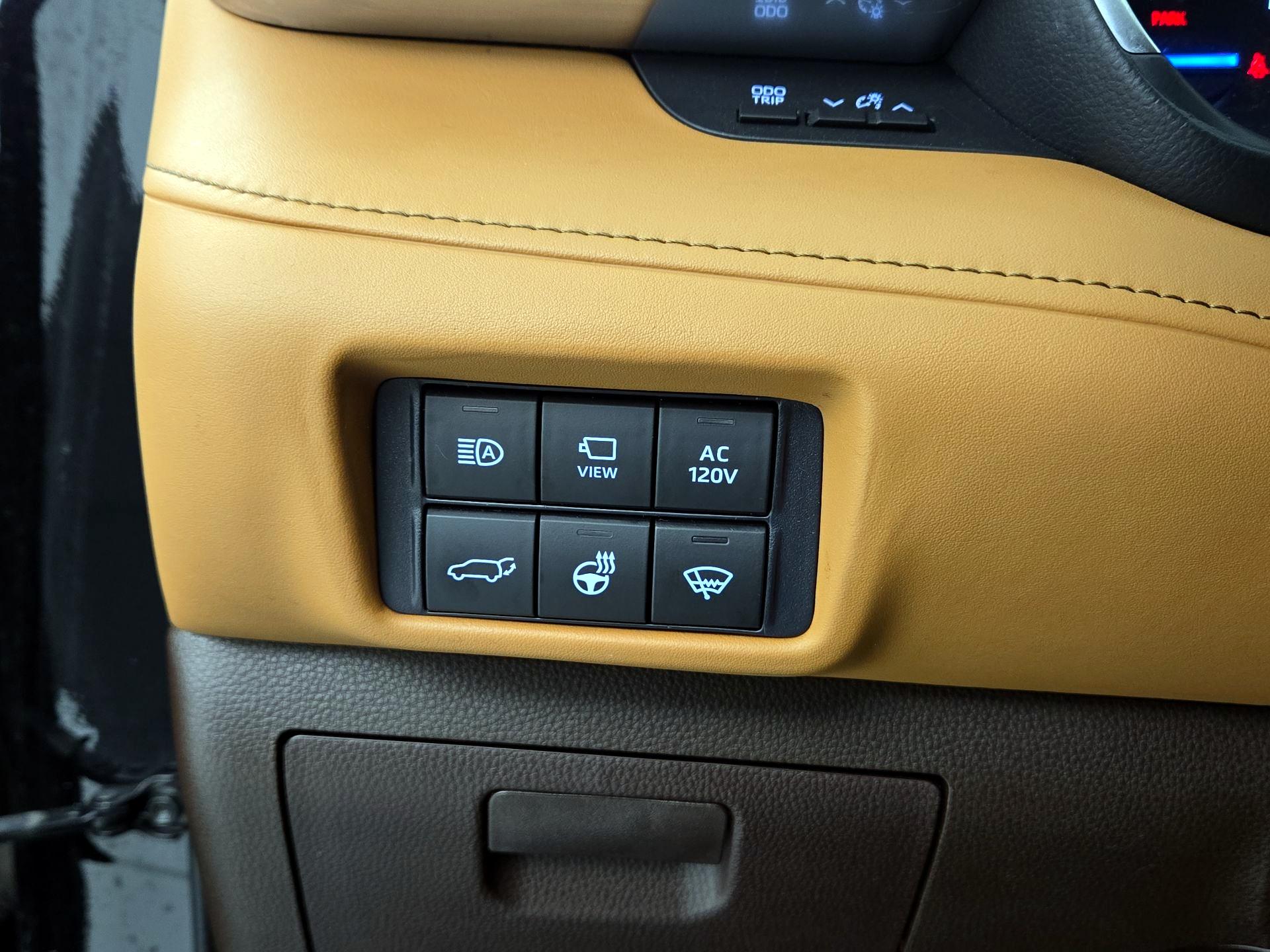 Thumbnail: 2021 Toyota Highlander - 13