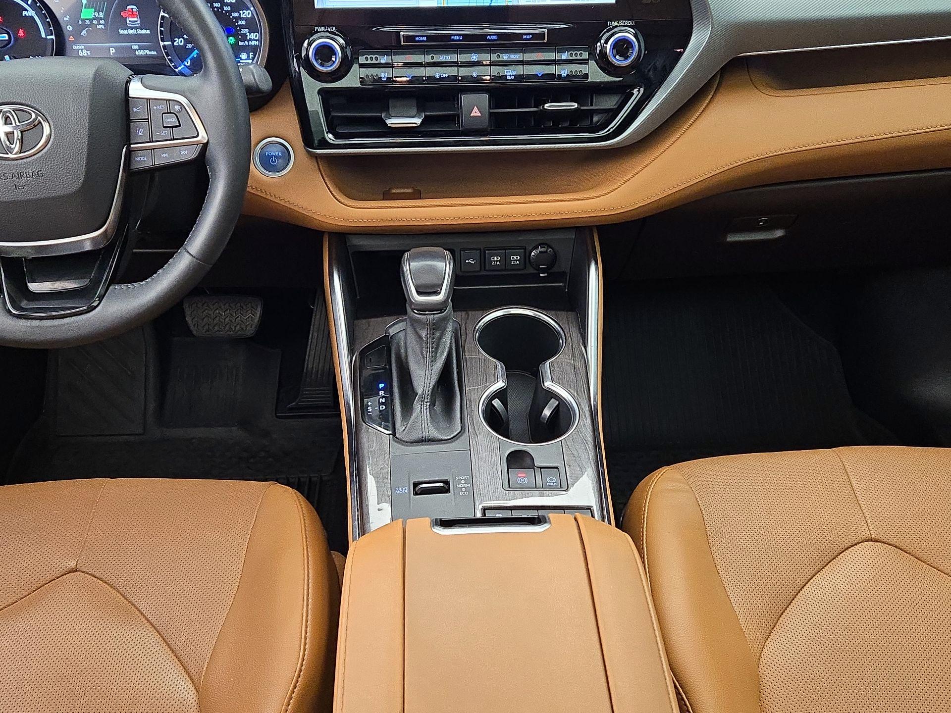 Thumbnail: 2021 Toyota Highlander - 18