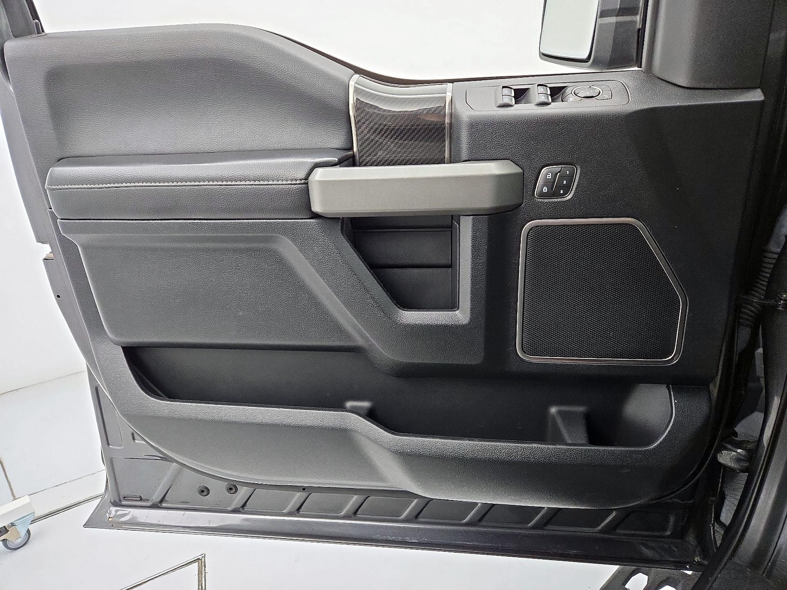 2018 Ford F-150 Raptor - Photo 13