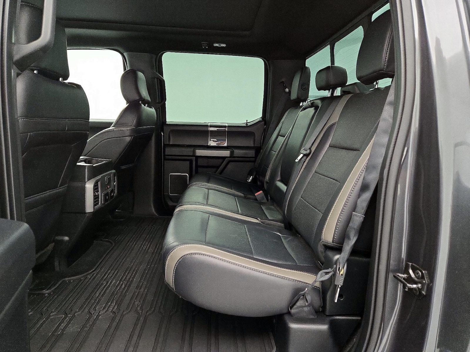 2018 Ford F-150 Raptor - Photo 22