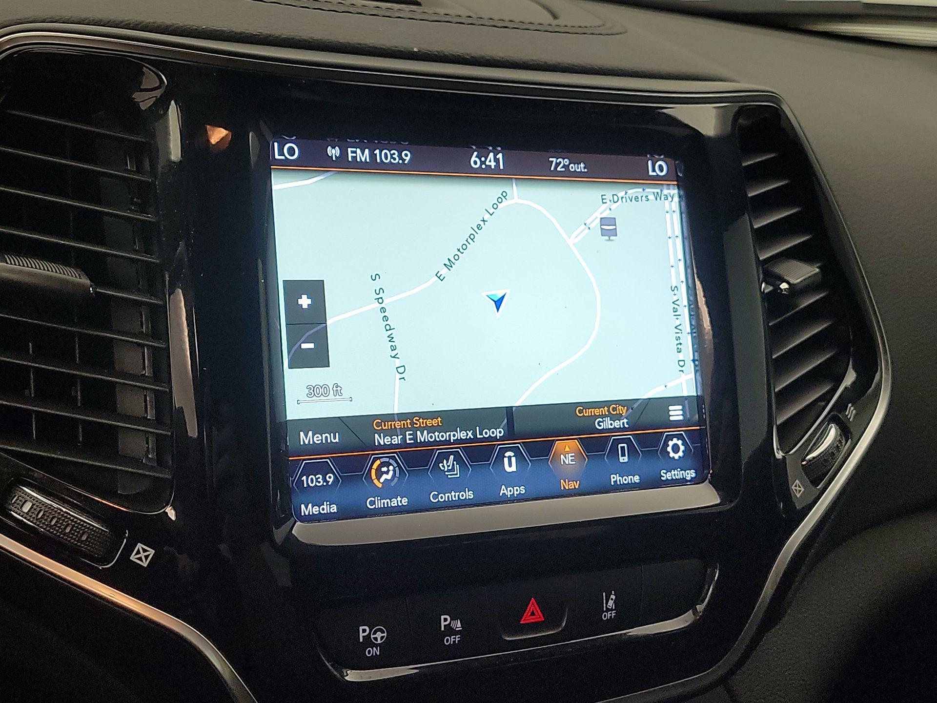 Thumbnail: 2020 Jeep Cherokee - 14