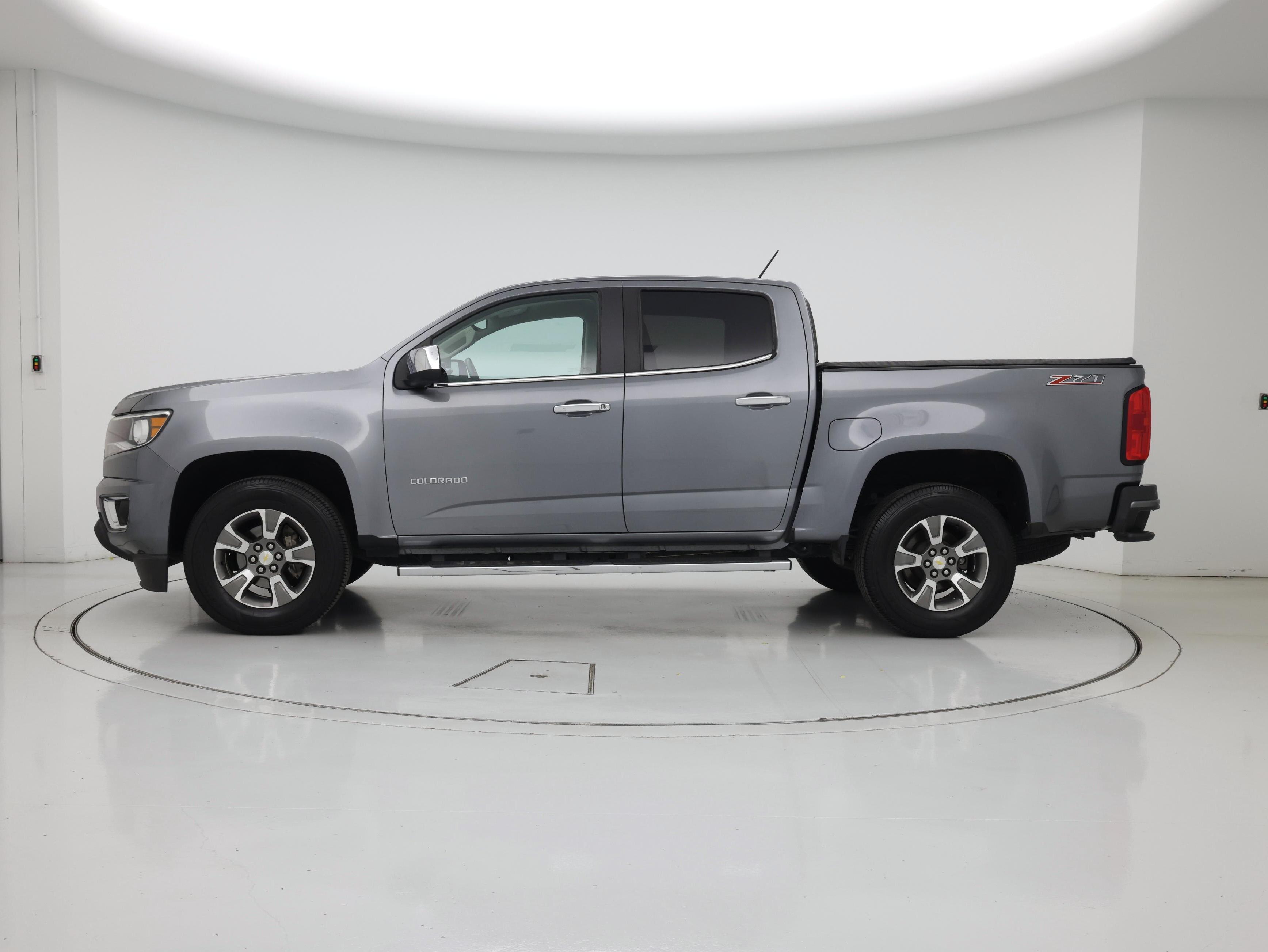 Thumbnail: 2020 Chevrolet Colorado - 3