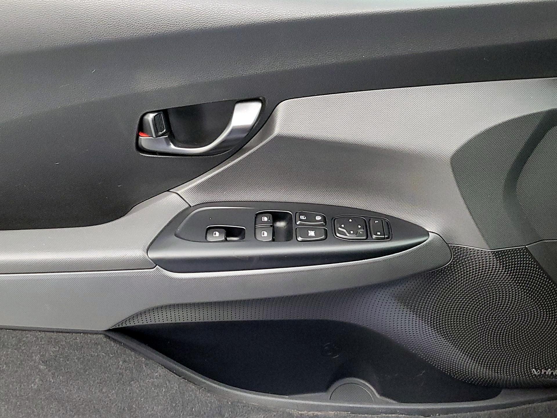 Thumbnail: 2022 Hyundai Veloster - 12