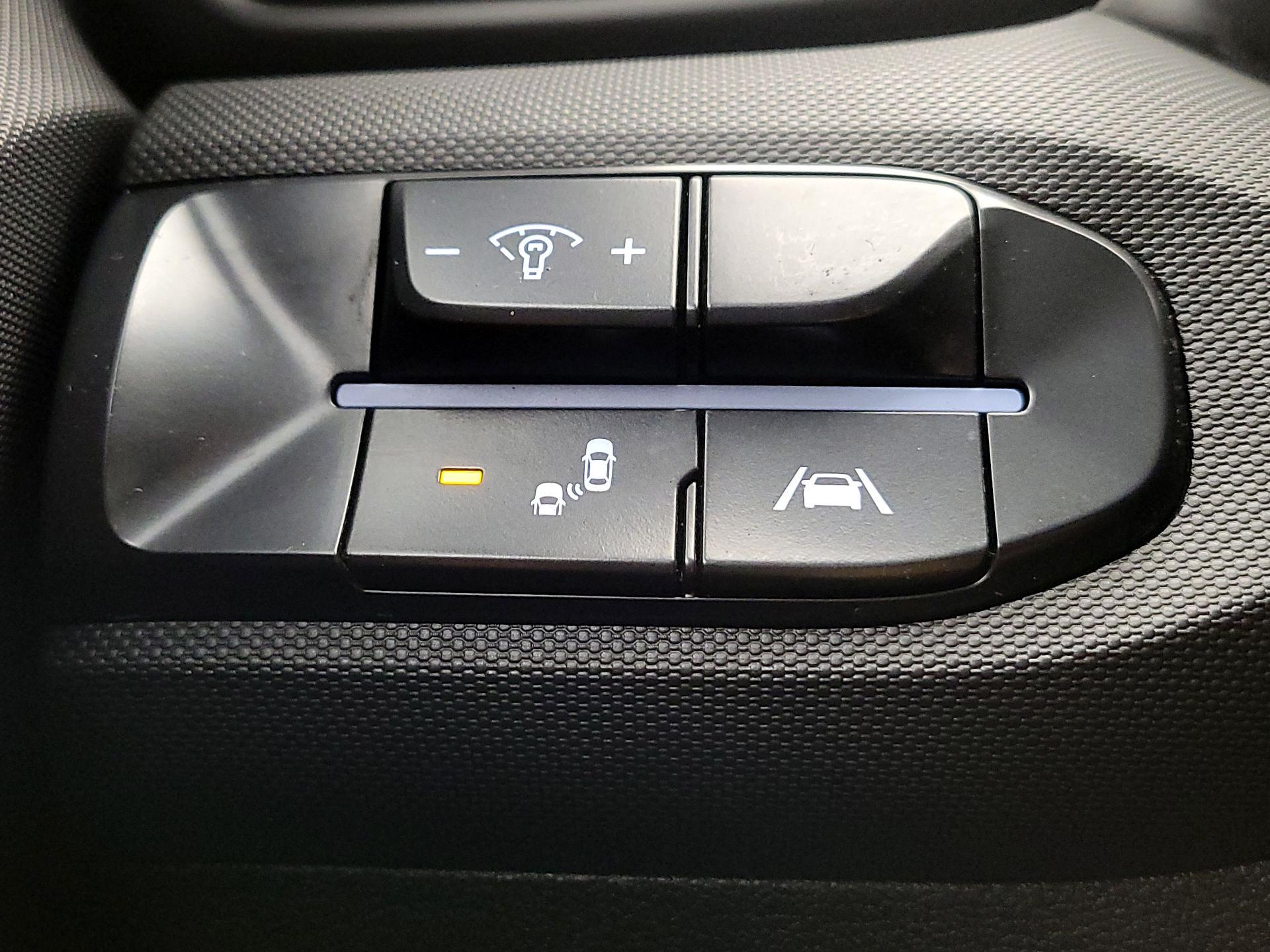 Thumbnail: 2022 Hyundai Veloster - 13