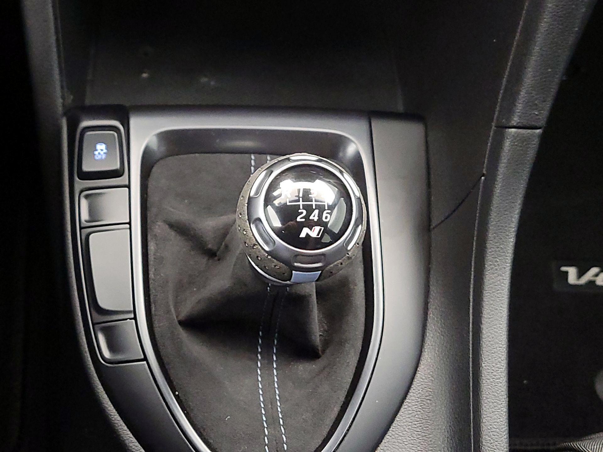 Thumbnail: 2022 Hyundai Veloster - 17