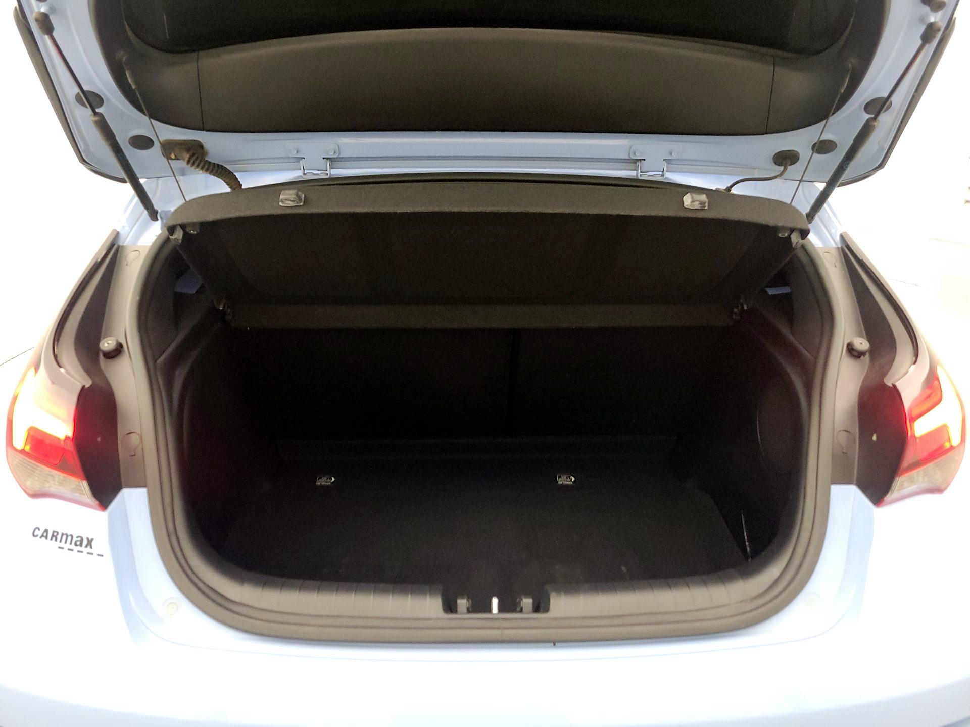 Thumbnail: 2022 Hyundai Veloster - 20