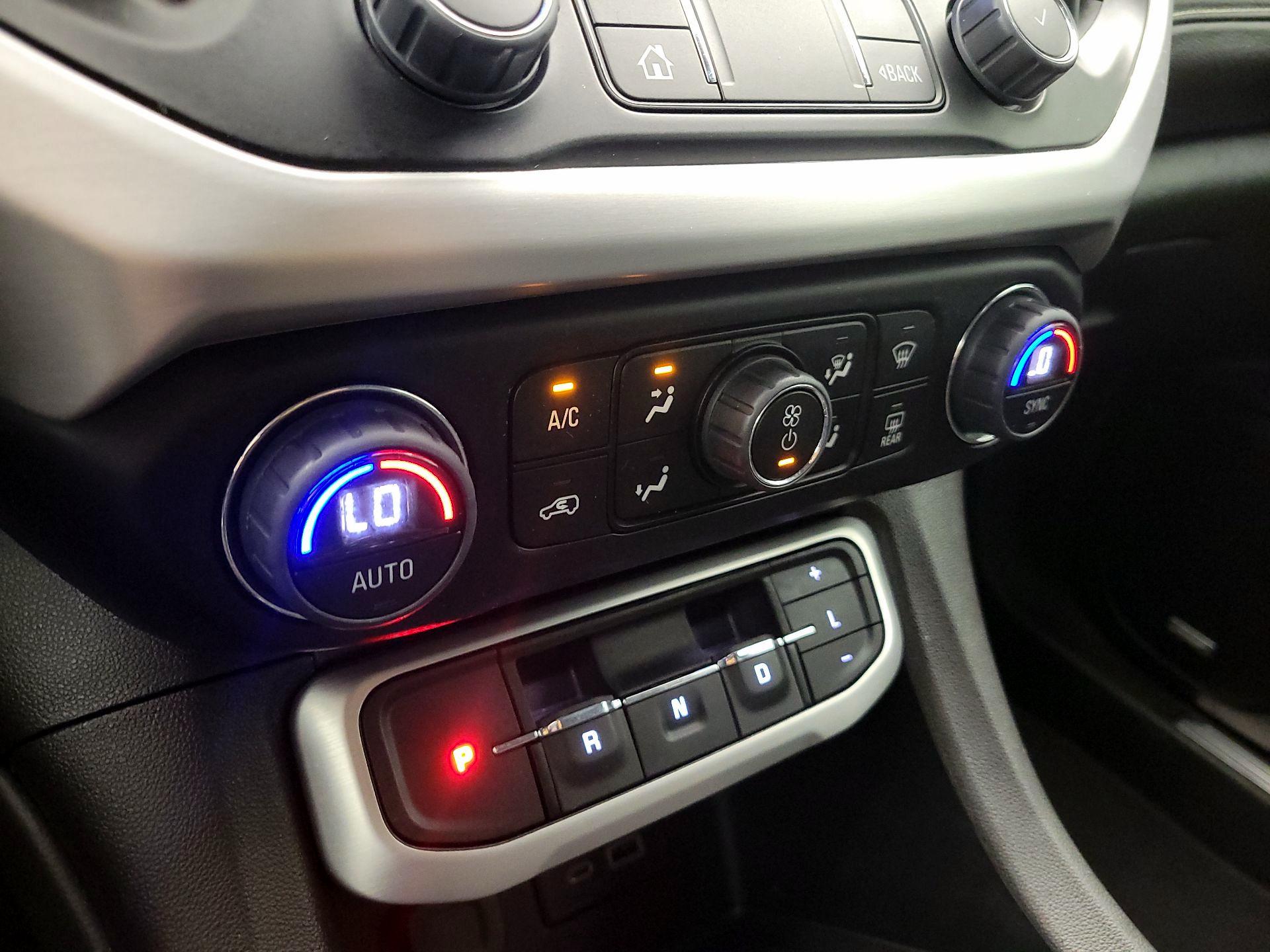 Thumbnail: 2023 GMC Acadia - 17