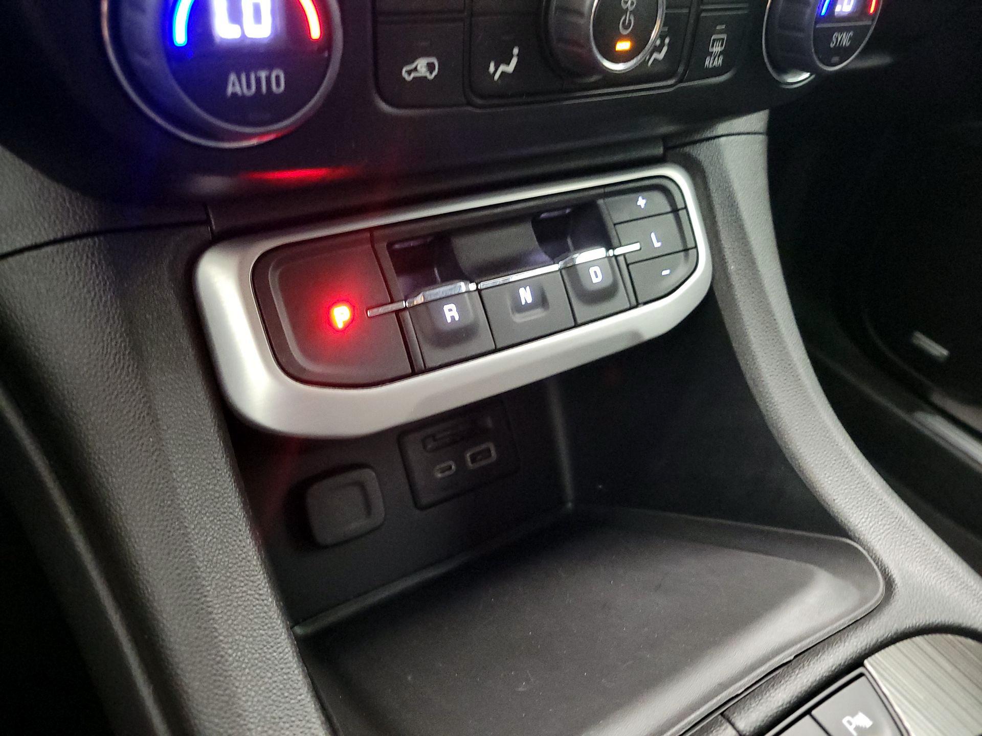 Thumbnail: 2023 GMC Acadia - 18