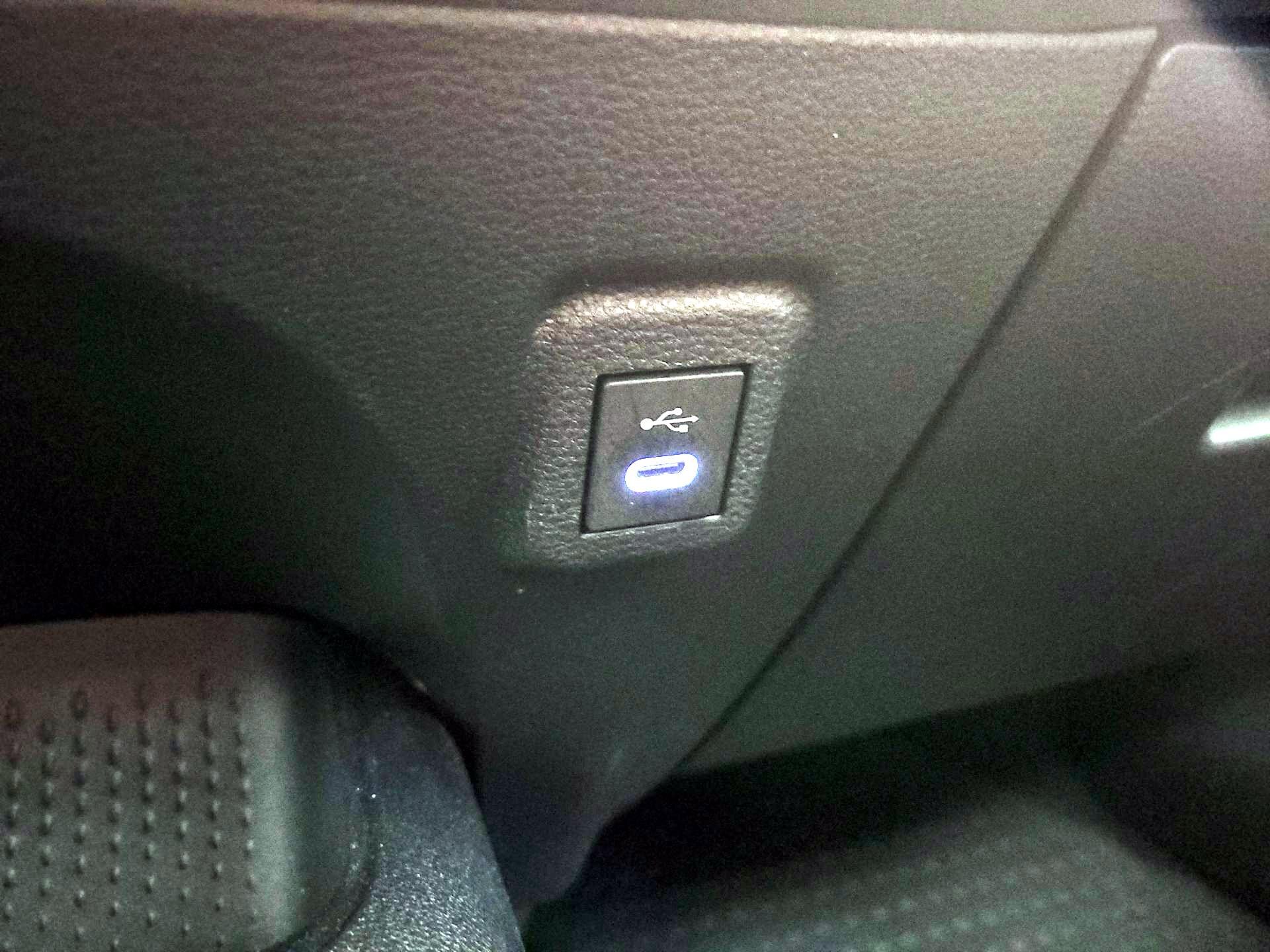 Thumbnail: 2025 Toyota Corolla - 18