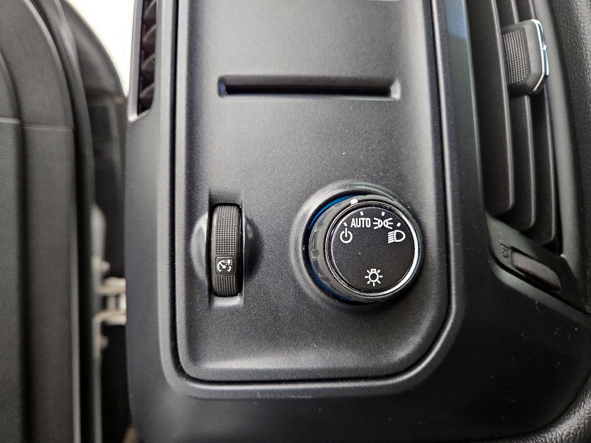 Thumbnail: 2019 Chevrolet Silverado 1500 - 13