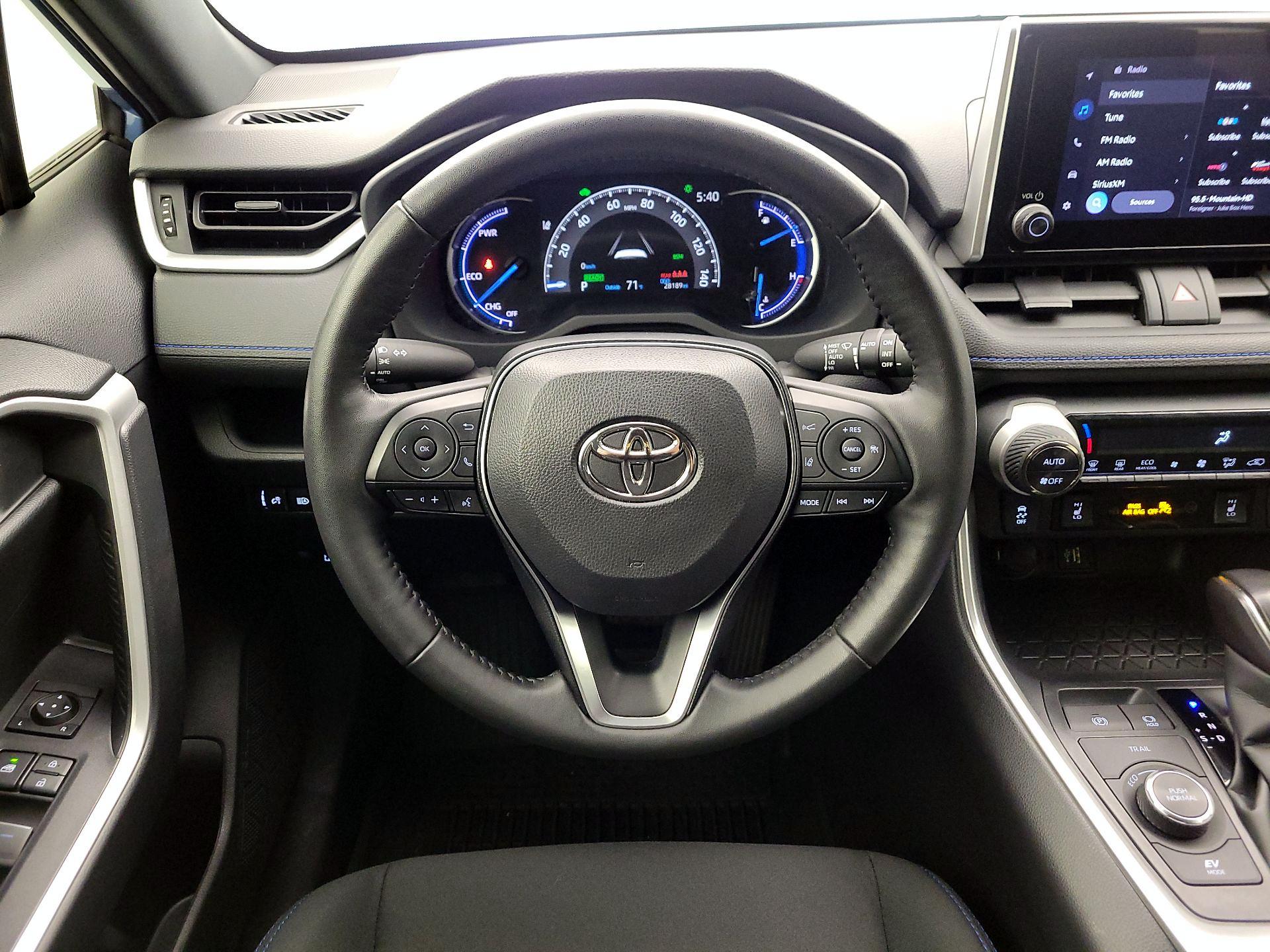 Thumbnail: 2025 Toyota RAV4 - 10