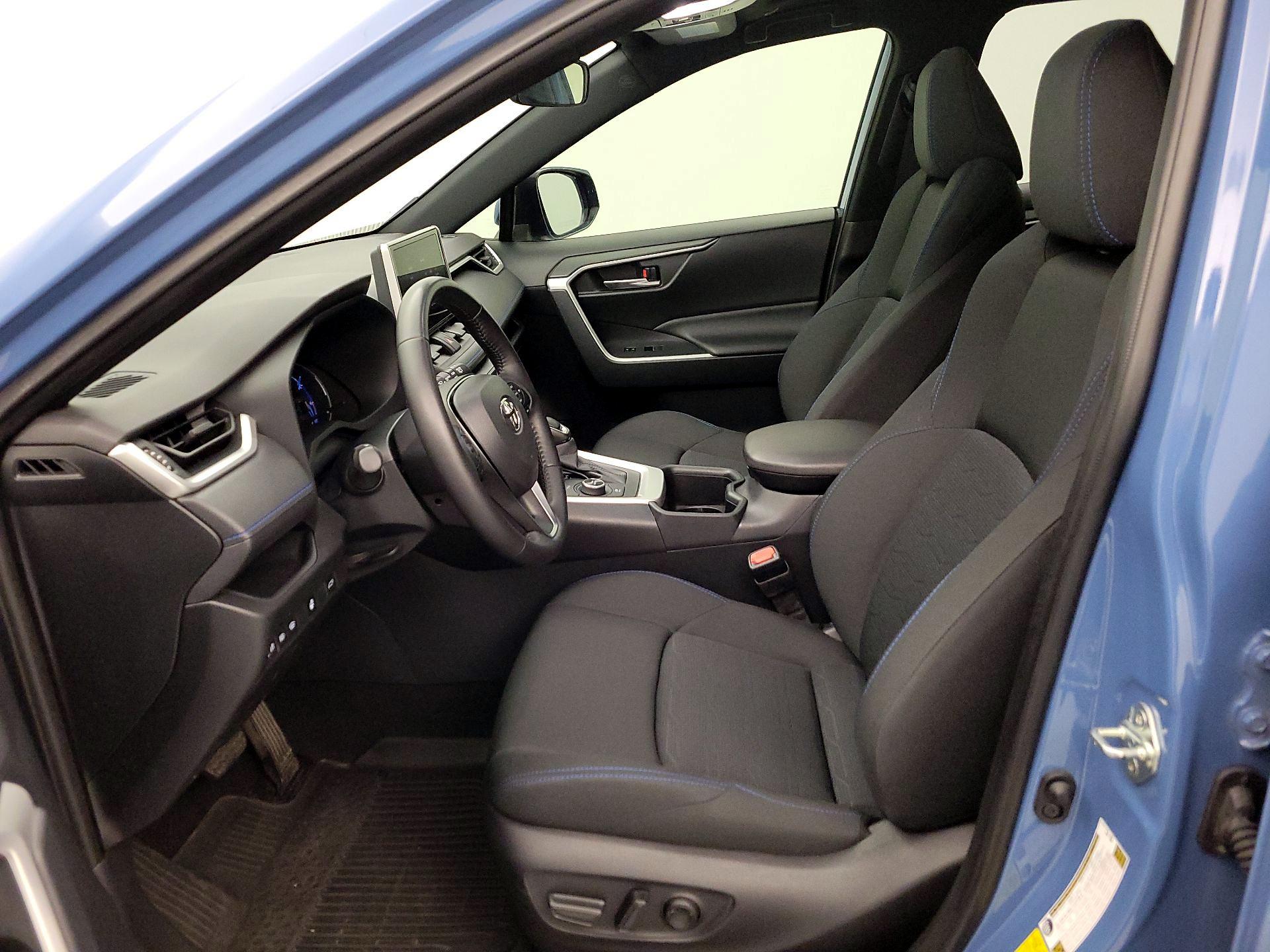 Thumbnail: 2025 Toyota RAV4 - 11