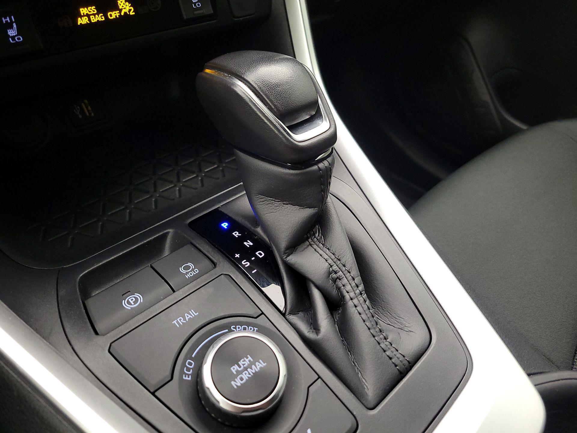 Thumbnail: 2025 Toyota RAV4 - 17