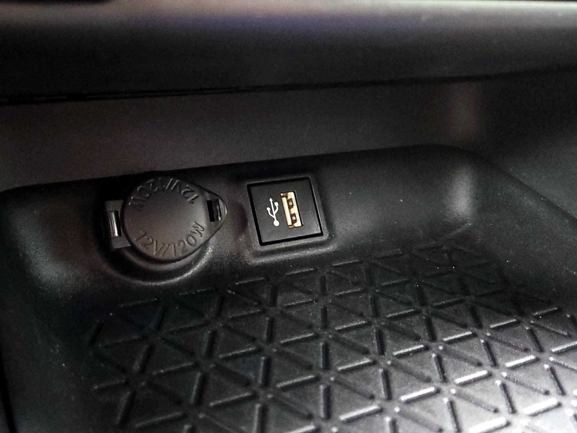 Thumbnail: 2025 Toyota RAV4 - 18