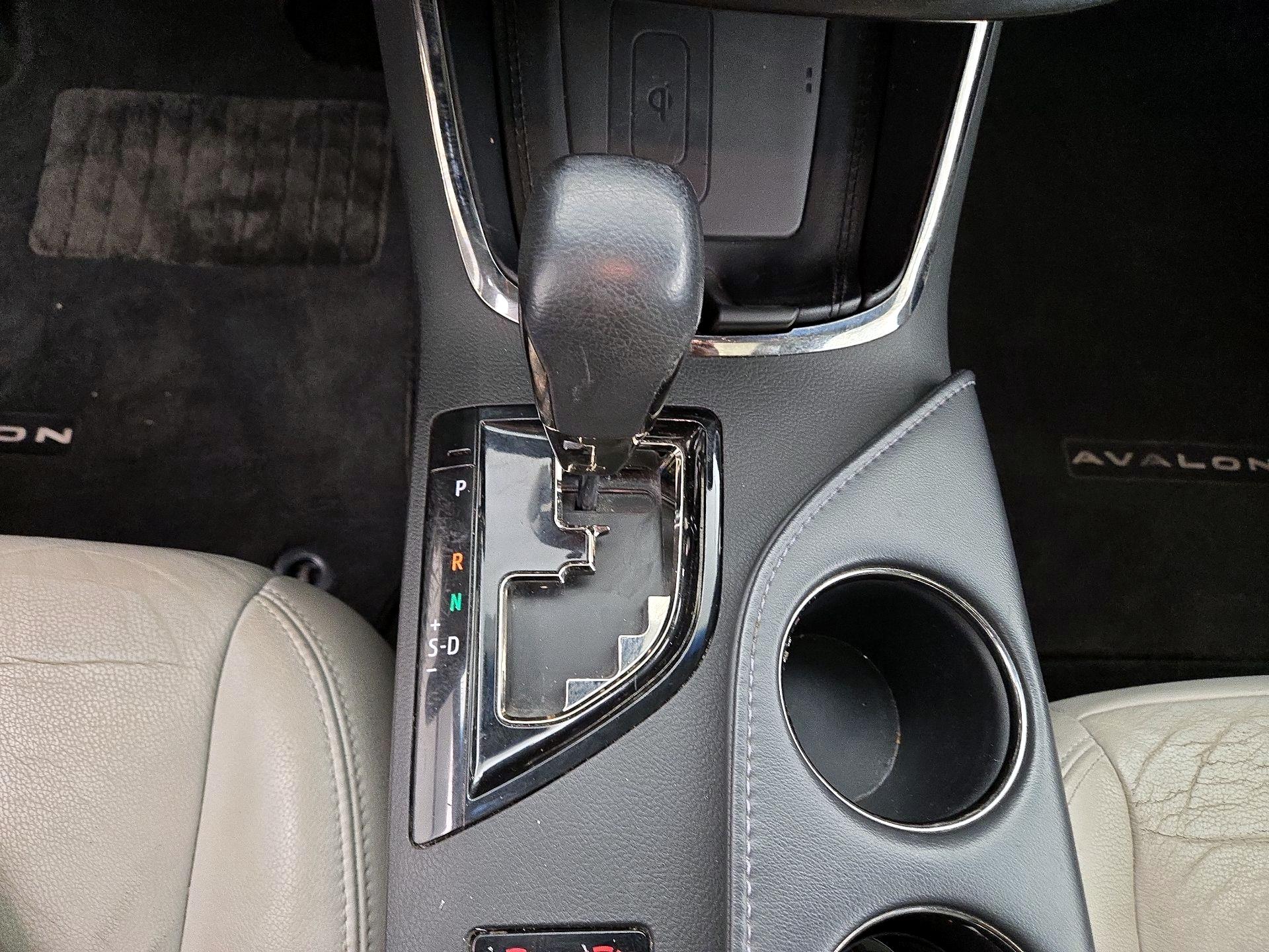 Thumbnail: 2016 Toyota Avalon - 17