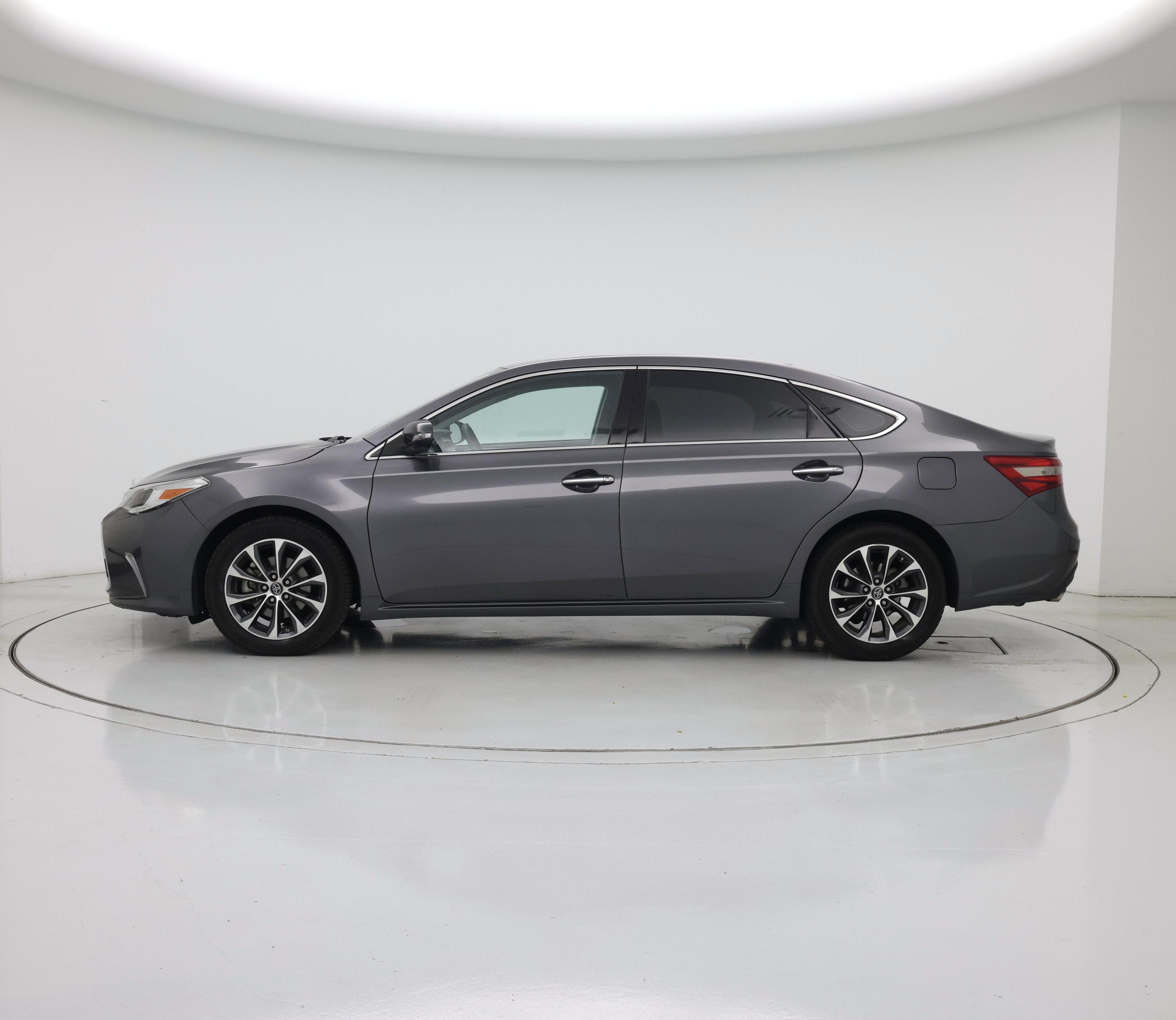 Thumbnail: 2016 Toyota Avalon - 3