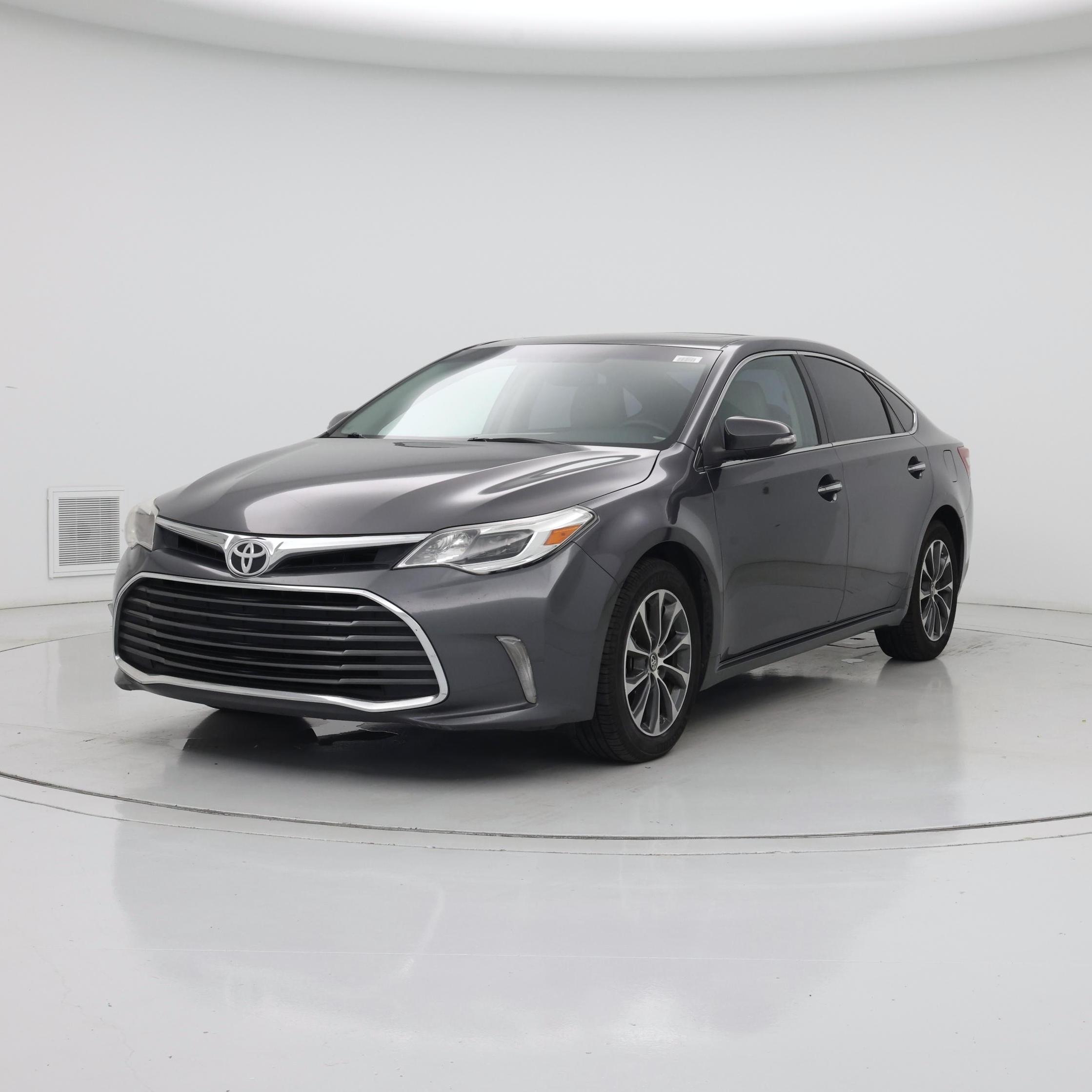 Thumbnail: 2016 Toyota Avalon - 4