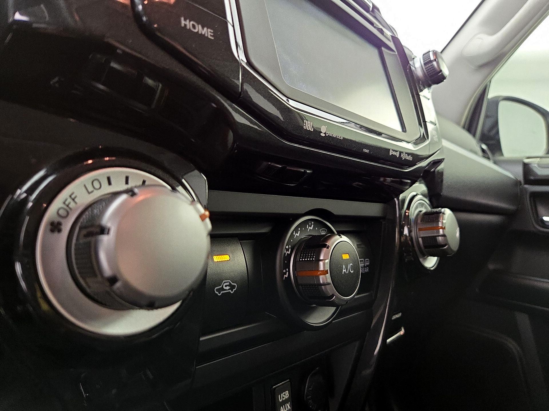 Thumbnail: 2019 Toyota 4Runner - 16