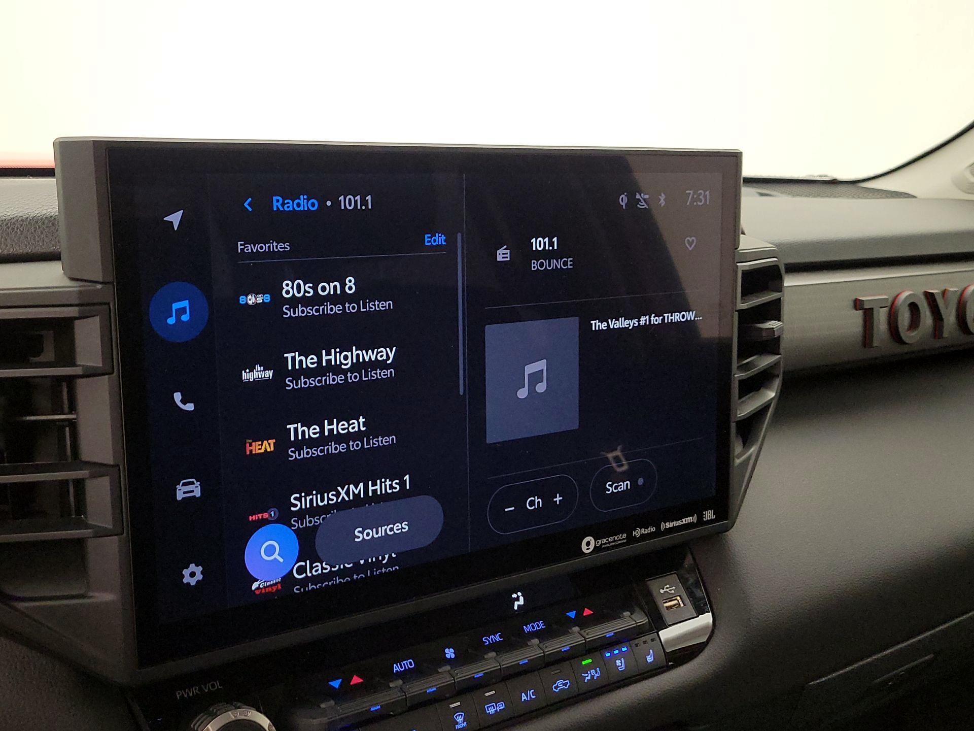 Thumbnail: 2023 Toyota Tundra - 15