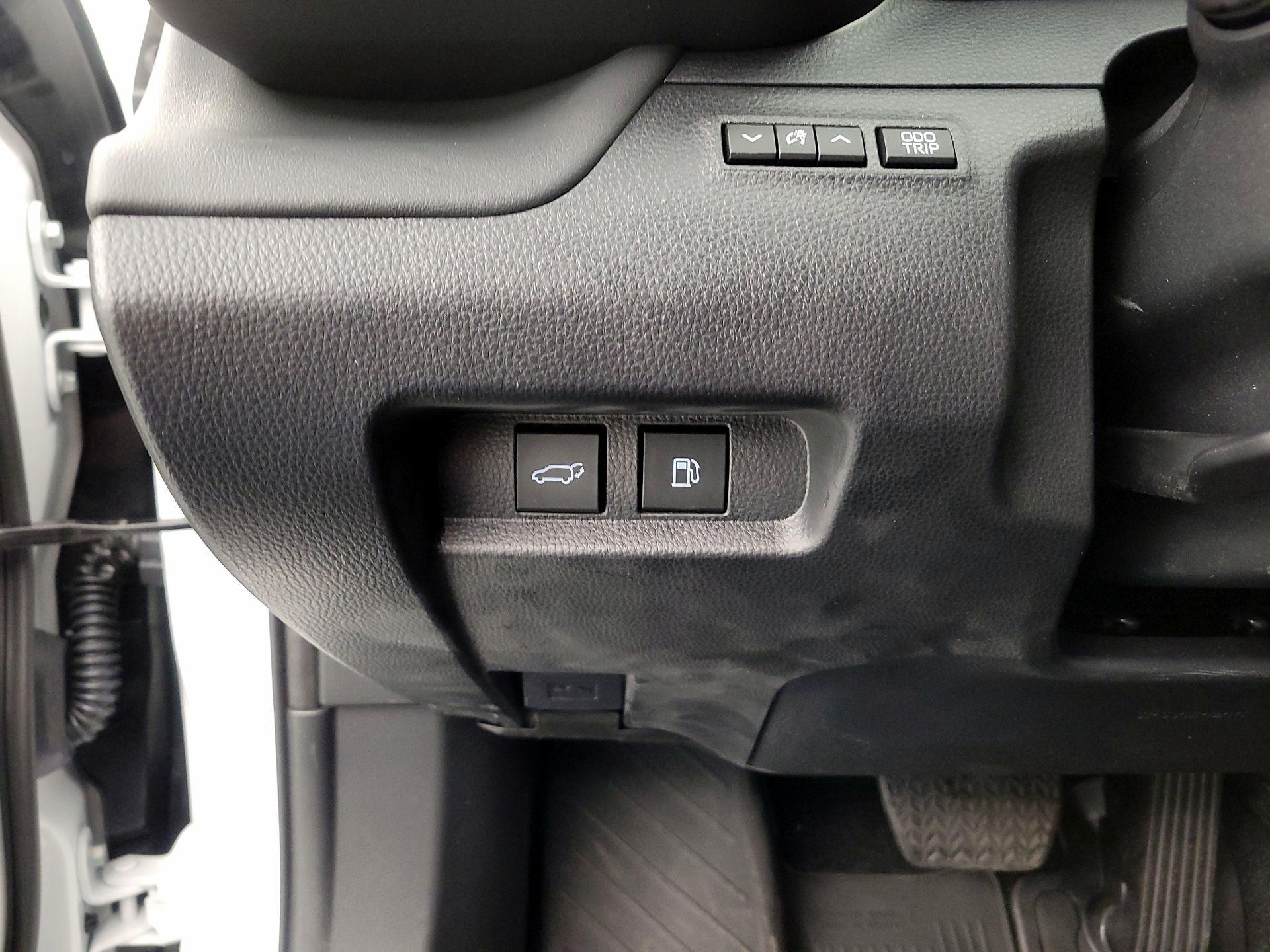 Thumbnail: 2025 Toyota Crown Signia - 13