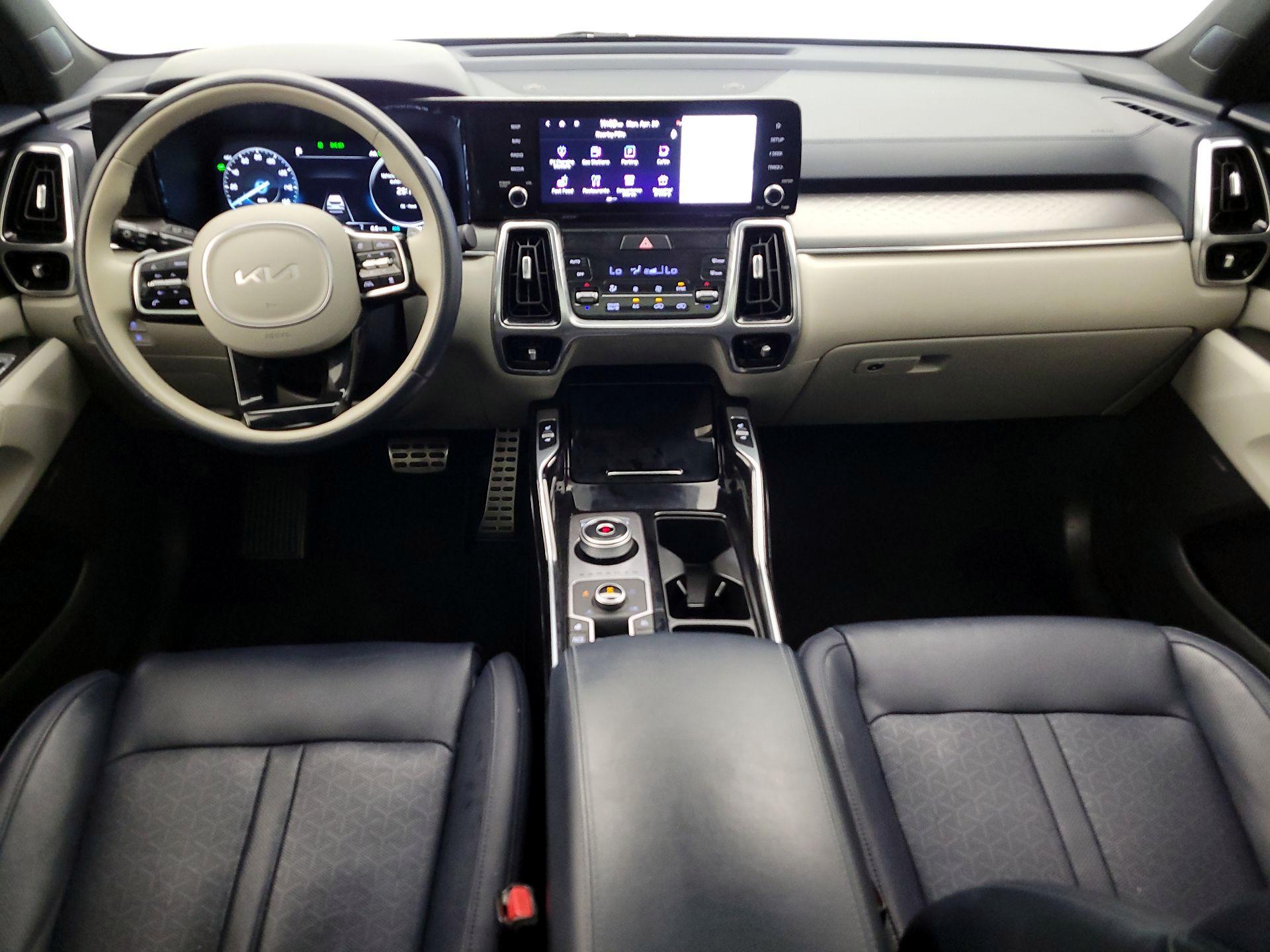 Thumbnail: 2023 Kia Sorento - 9