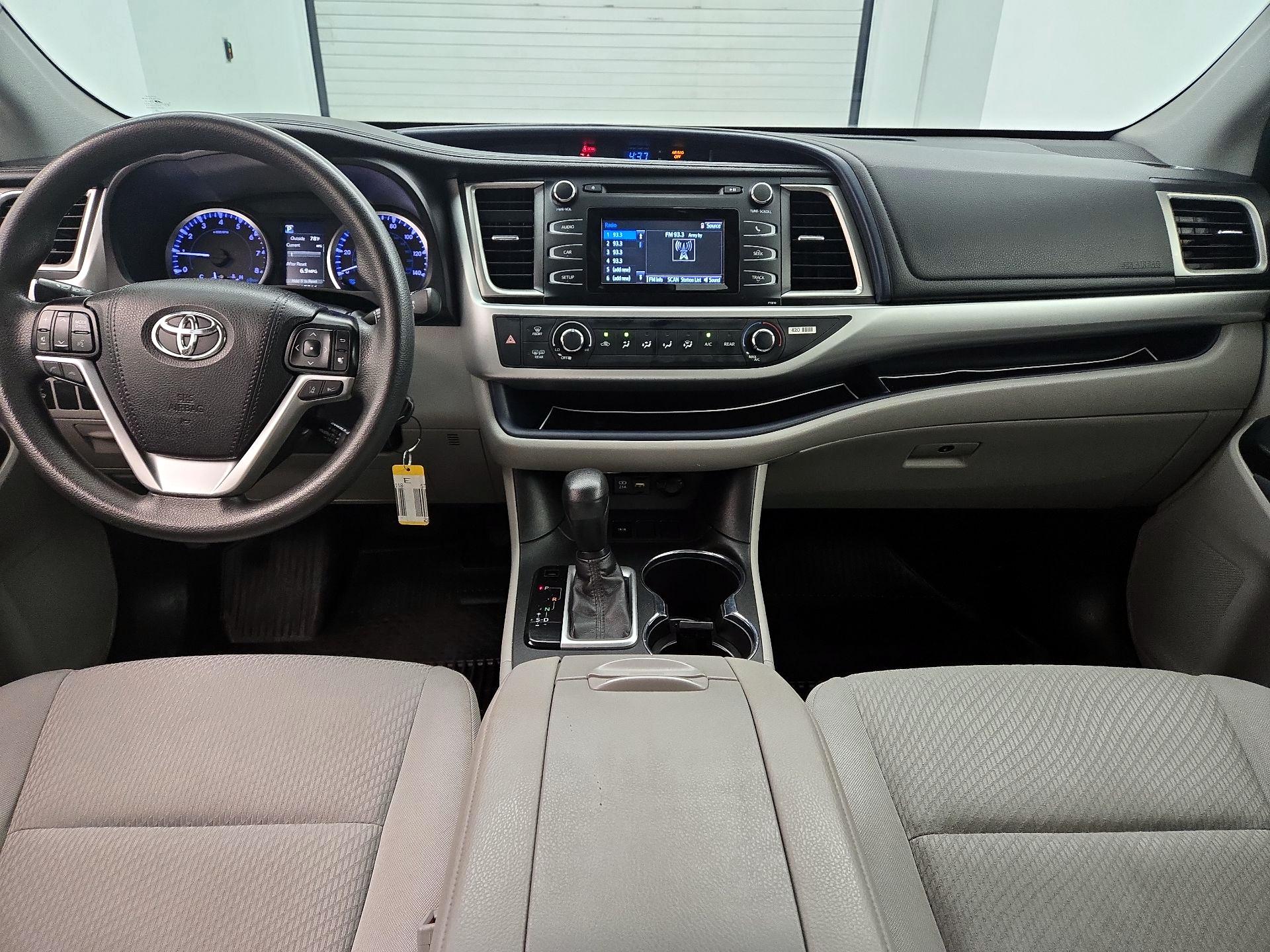 Thumbnail: 2019 Toyota Highlander - 9