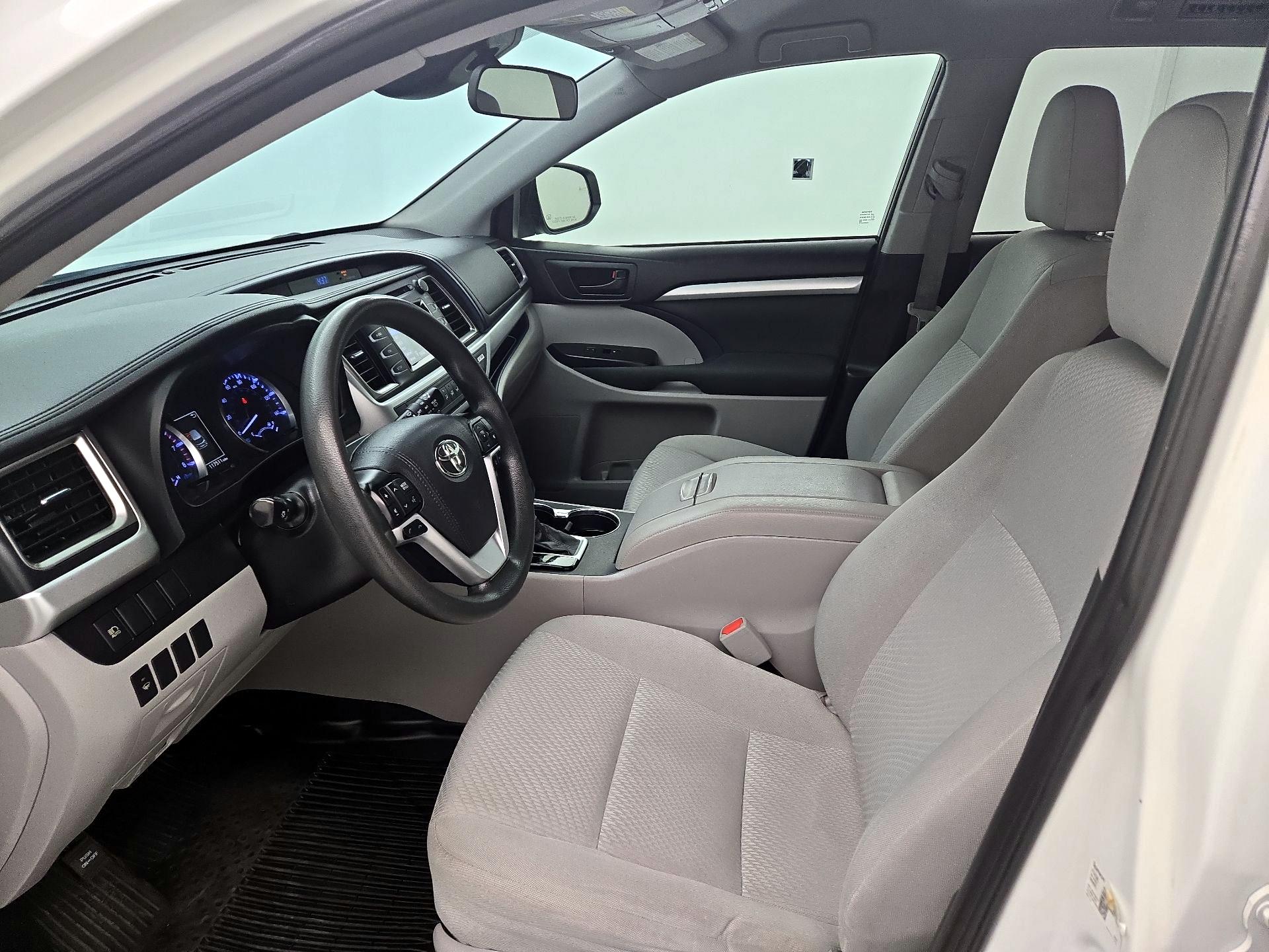 Thumbnail: 2019 Toyota Highlander - 11