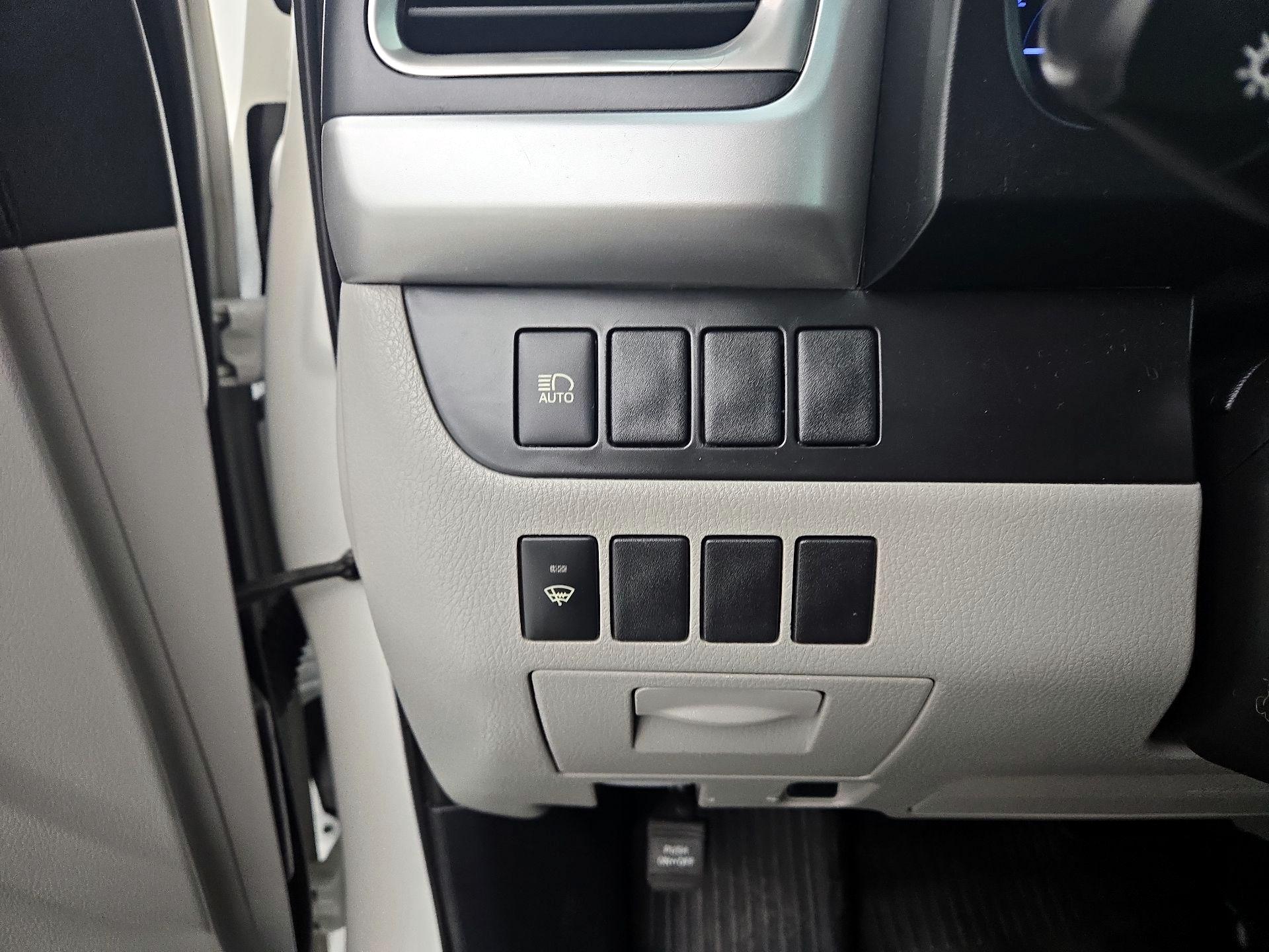 Thumbnail: 2019 Toyota Highlander - 13