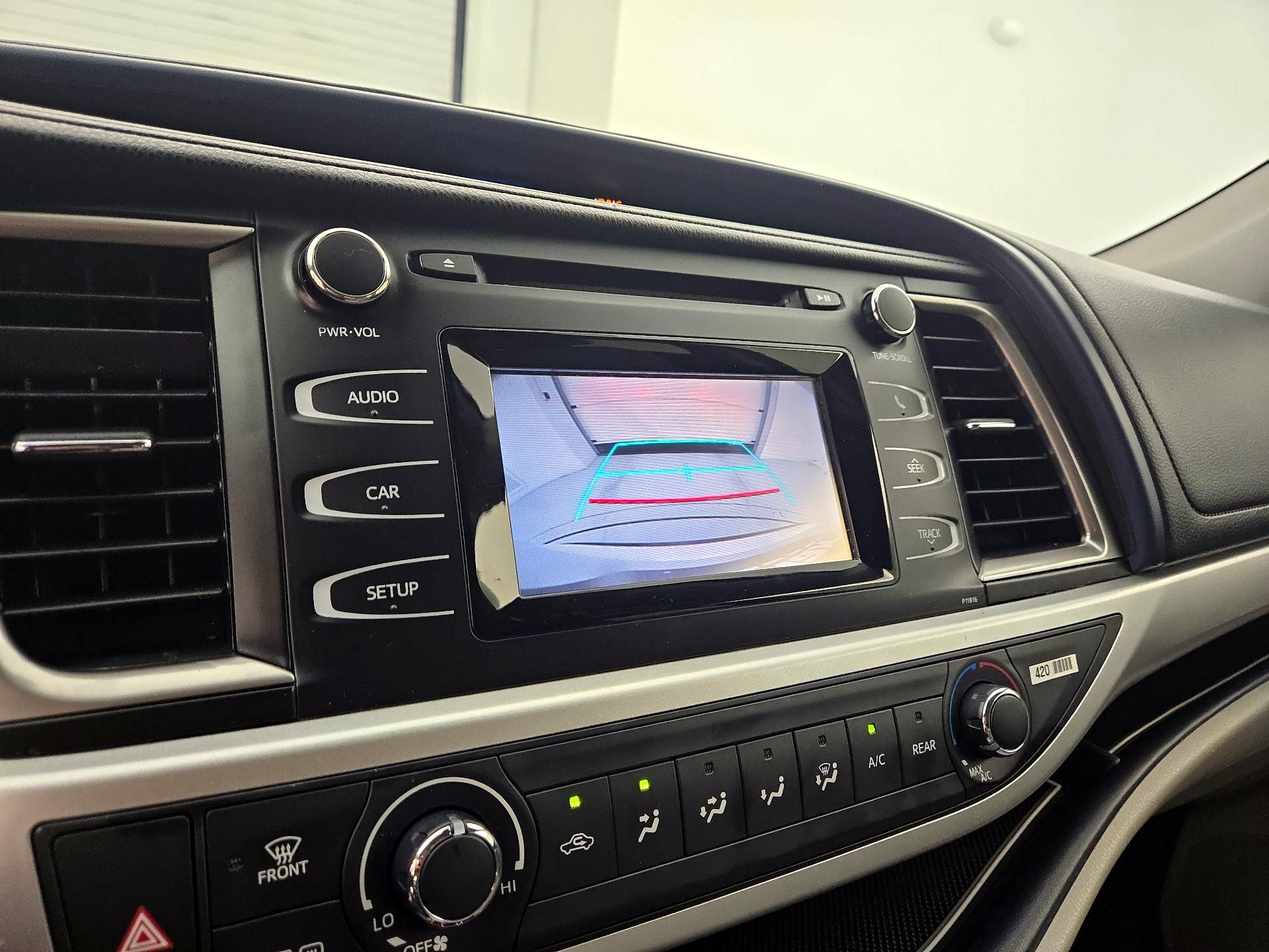 Thumbnail: 2019 Toyota Highlander - 14