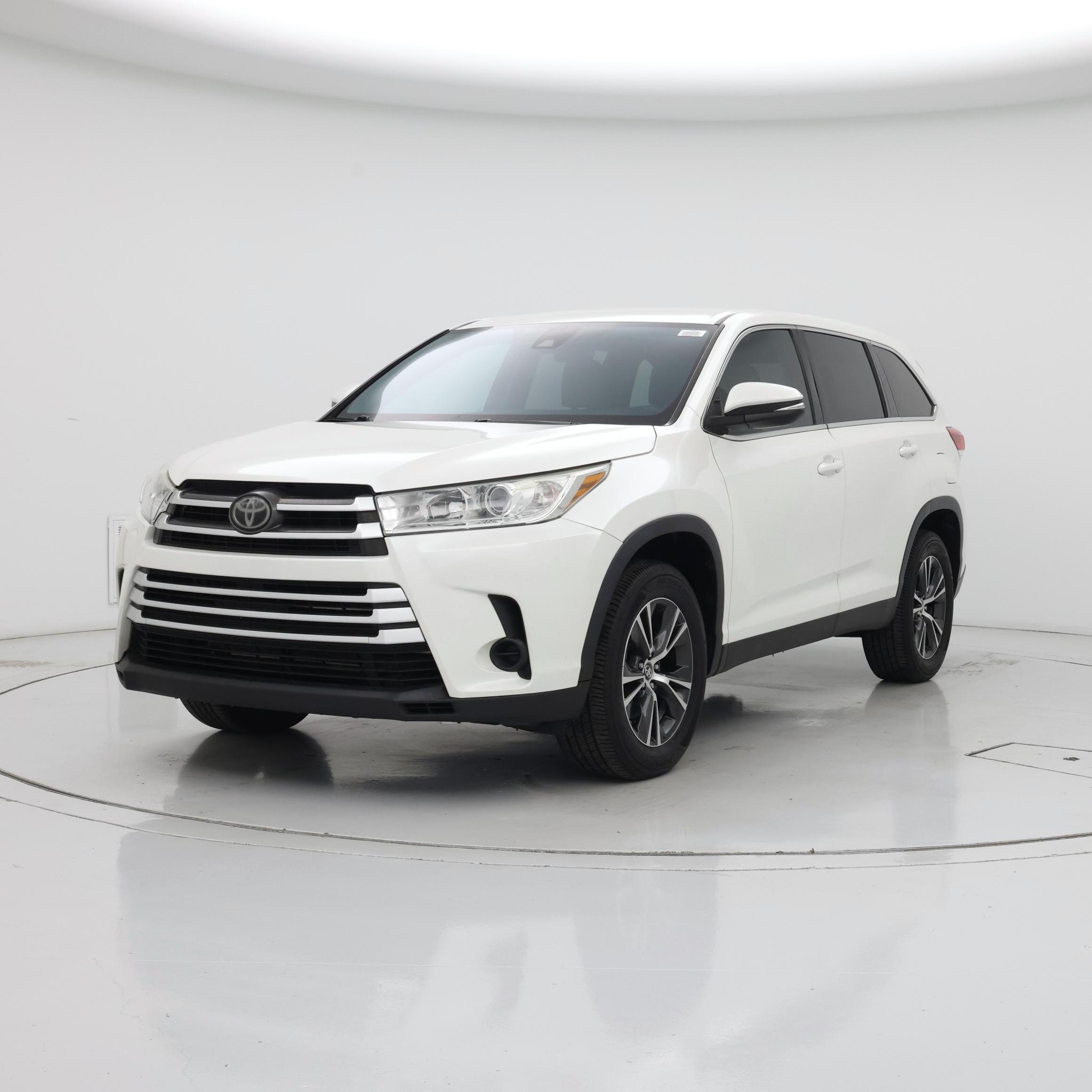 Thumbnail: 2019 Toyota Highlander - 4