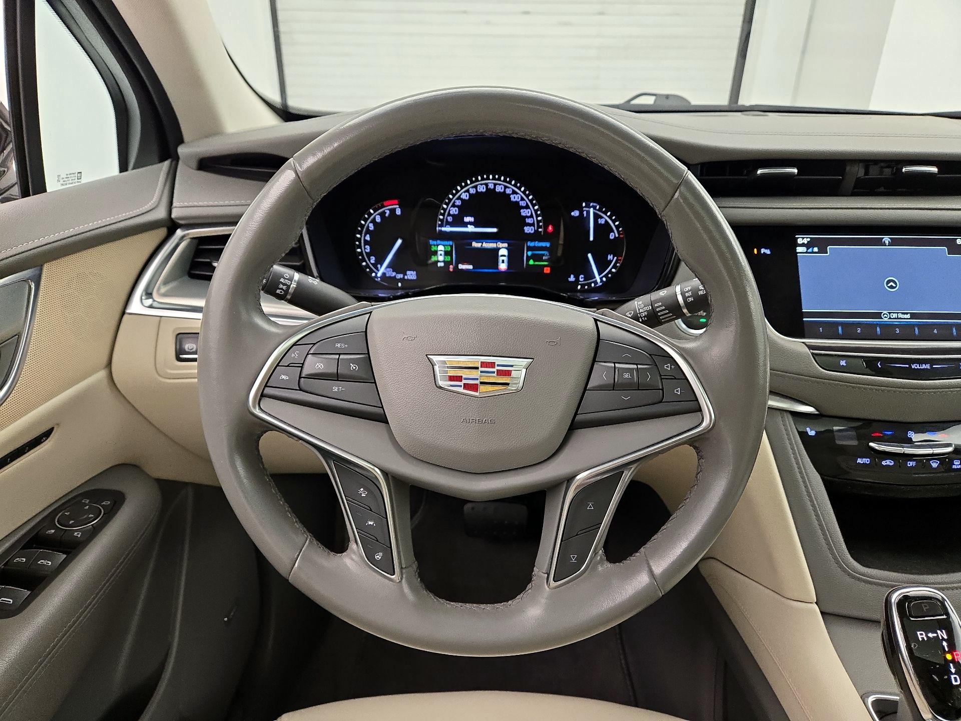 Thumbnail: 2019 Cadillac XT5 - 10