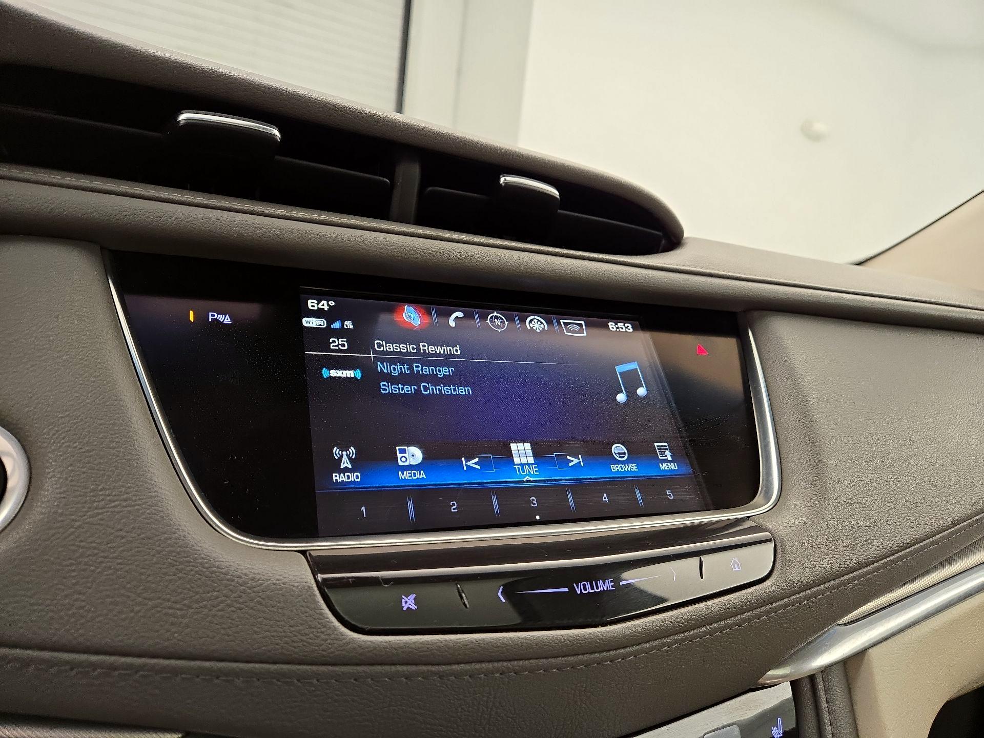 Thumbnail: 2019 Cadillac XT5 - 16