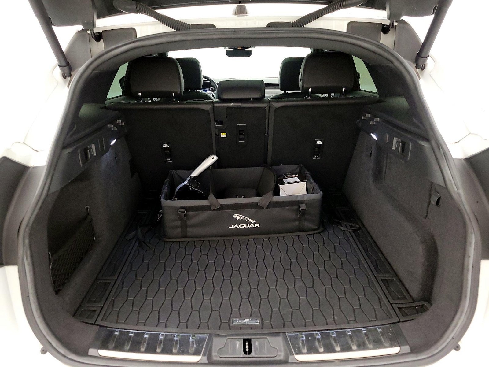2023 Jaguar F-Pace S - Photo 22