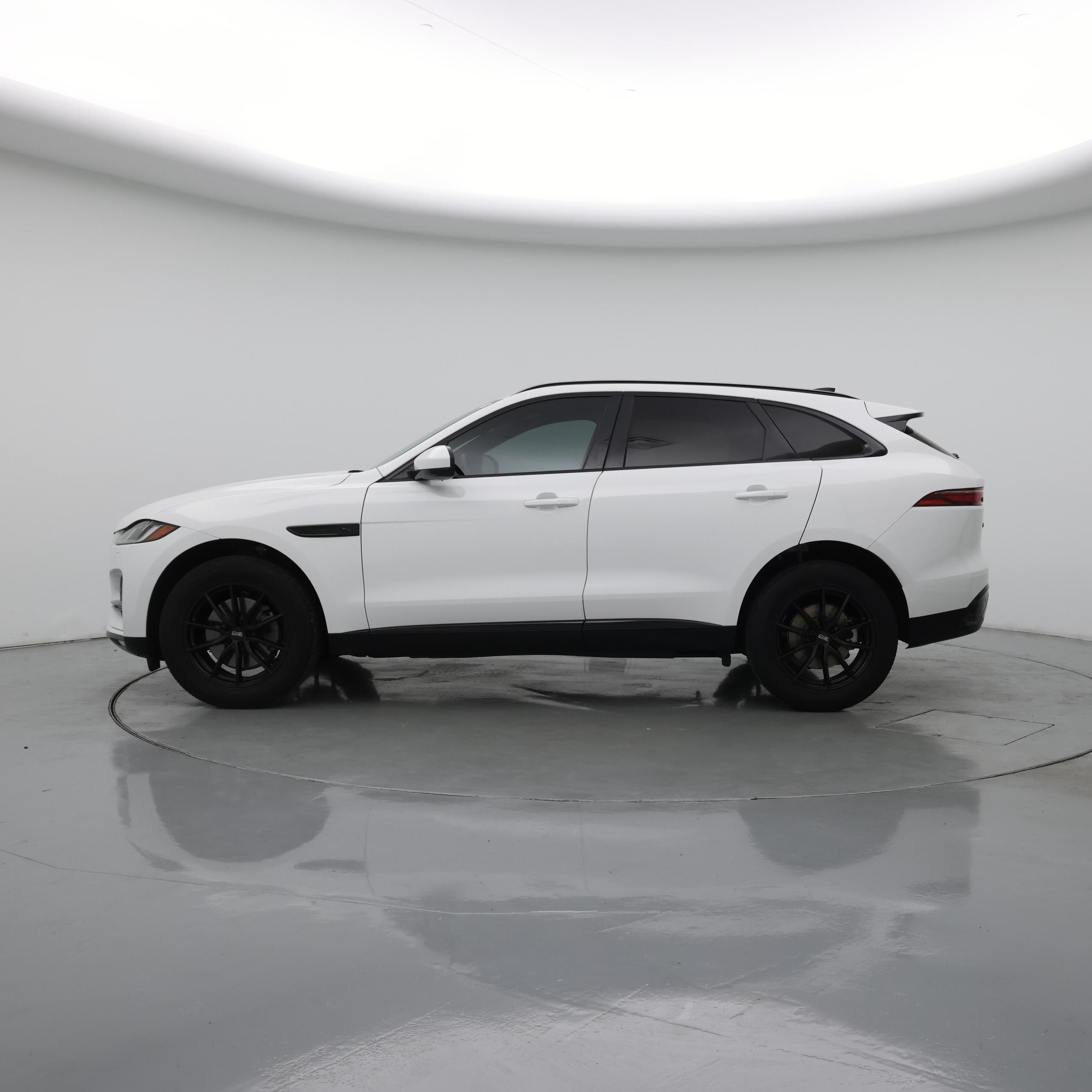 Thumbnail: 2023 Jaguar F-Pace - 3