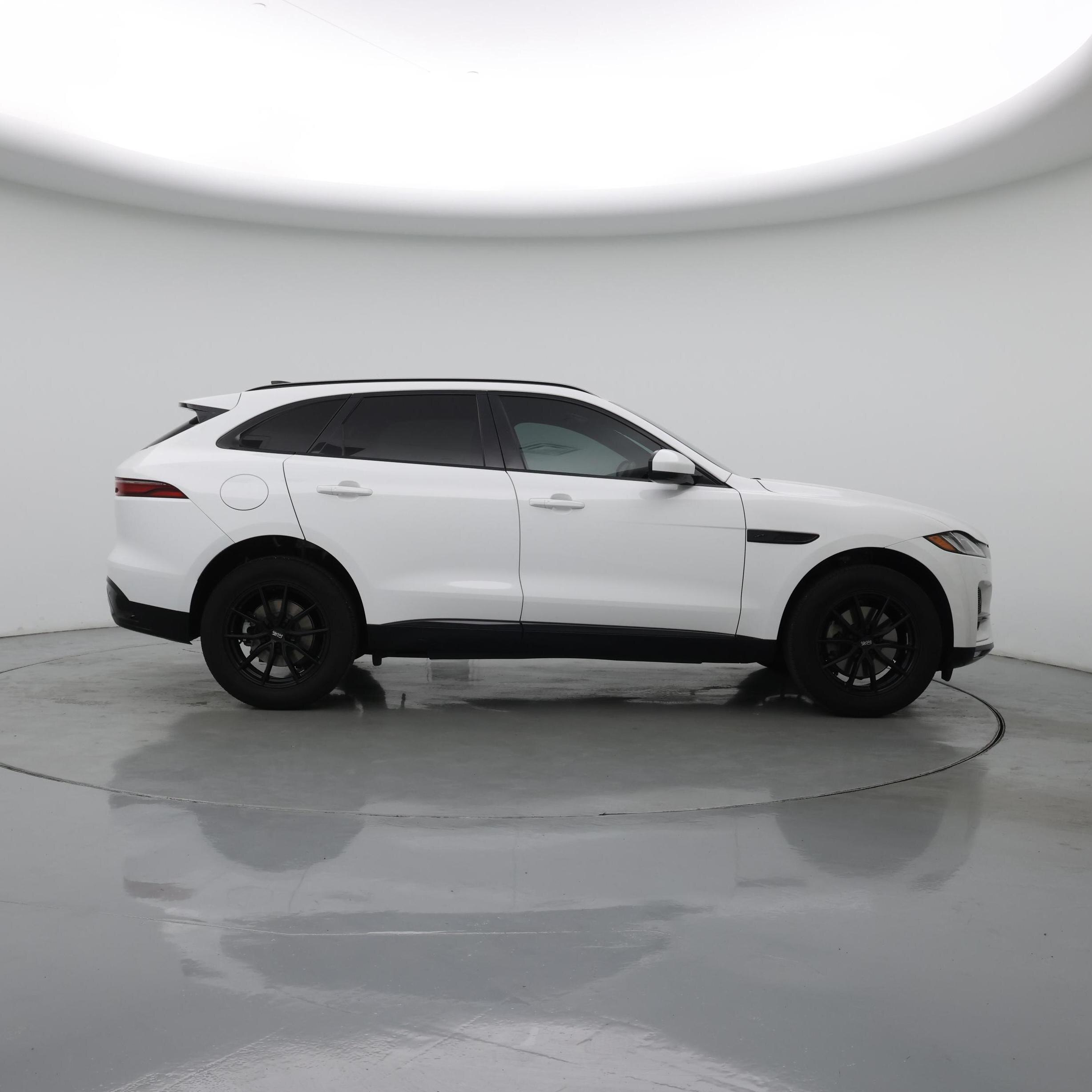 Thumbnail: 2023 Jaguar F-Pace - 7