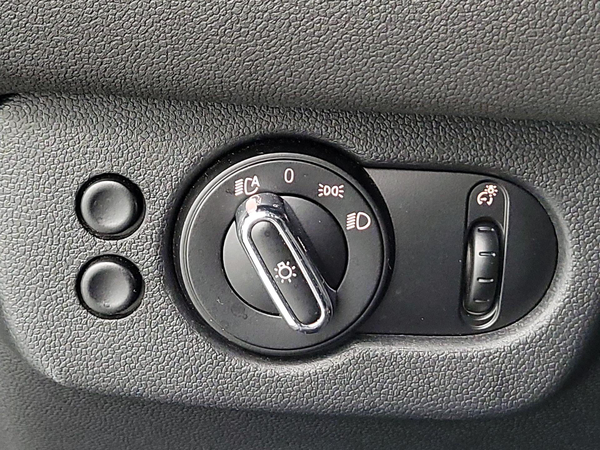 Thumbnail: 2022 MINI Cooper Clubman - 13