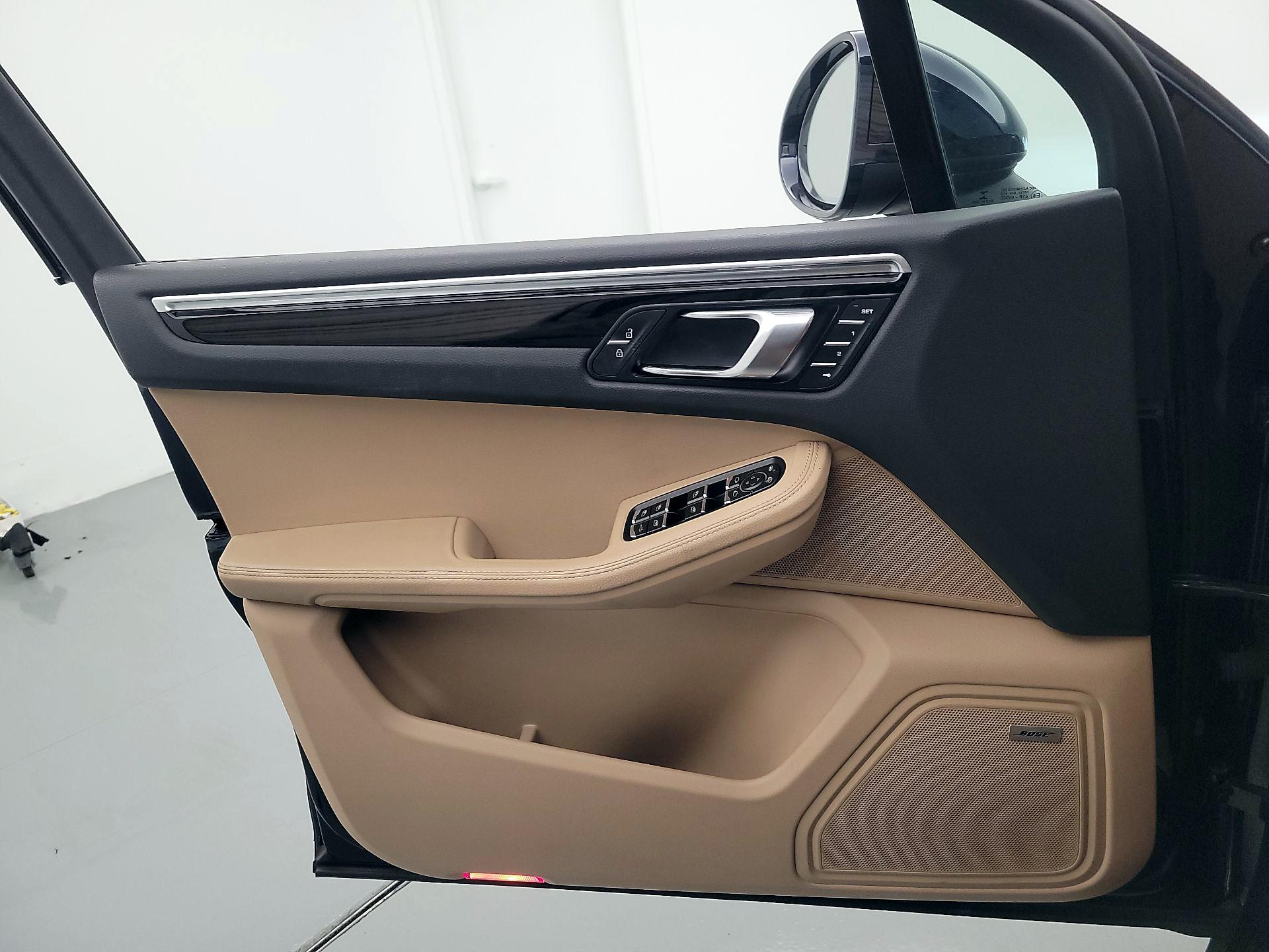 Thumbnail: 2021 Porsche Macan - 12