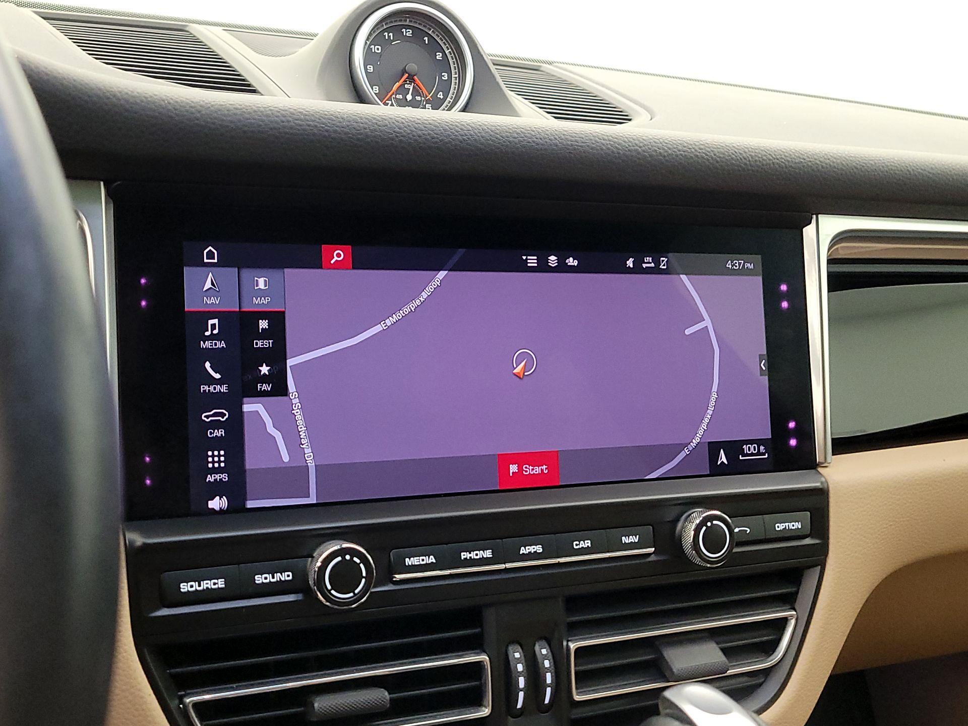 Thumbnail: 2021 Porsche Macan - 14