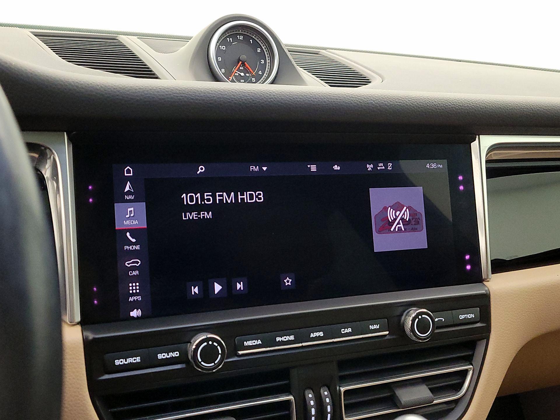 Thumbnail: 2021 Porsche Macan - 16