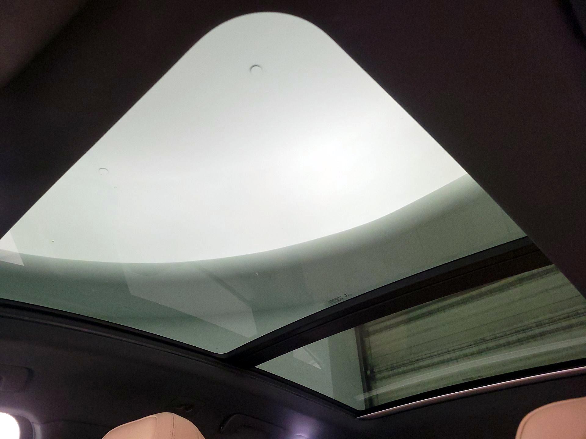 Thumbnail: 2021 Porsche Macan - 20