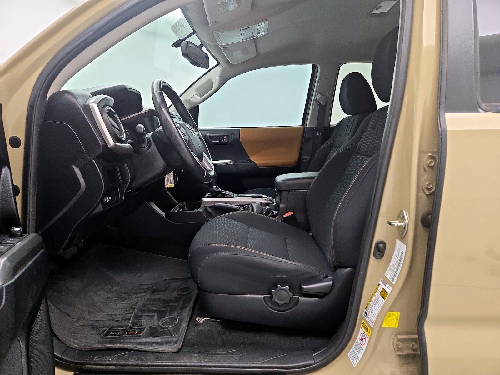 2017 Toyota Tacoma SR5 - Photo 10