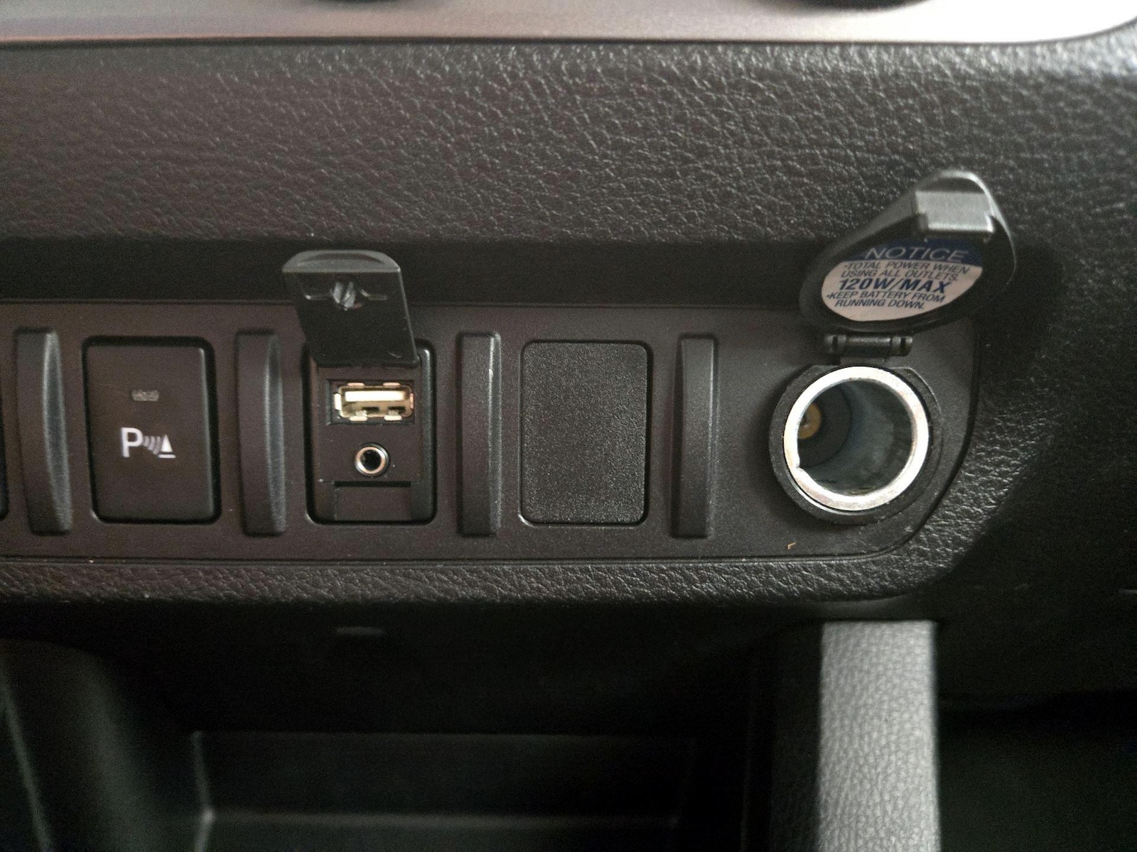 2017 Toyota Tacoma SR5 - Photo 18