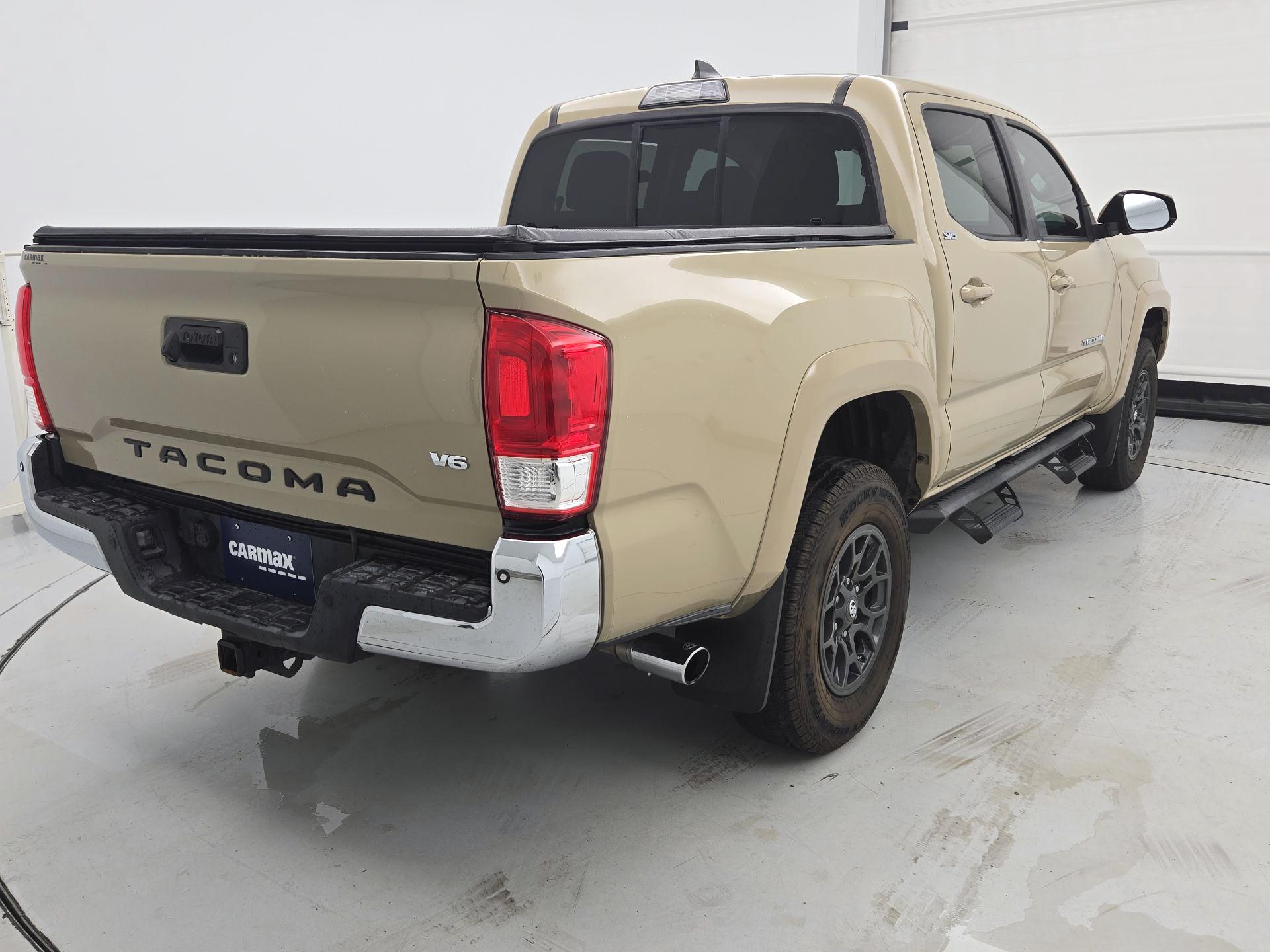 Thumbnail: 2017 Toyota Tacoma - 5
